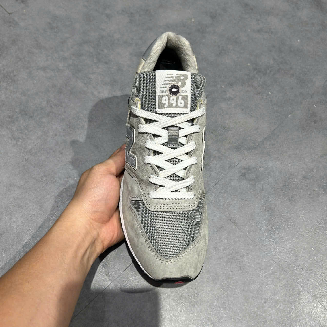 NEW BALANCE 996 ‘GREY / SILVER’ CM996BG SIZE 40.5 GIÀY 2HAND CHÍNH HÃNG PVN20346