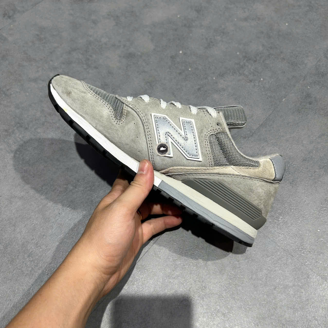 NEW BALANCE 996 ‘GREY / SILVER’ CM996BG SIZE 40.5 GIÀY 2HAND CHÍNH HÃNG PVN20346