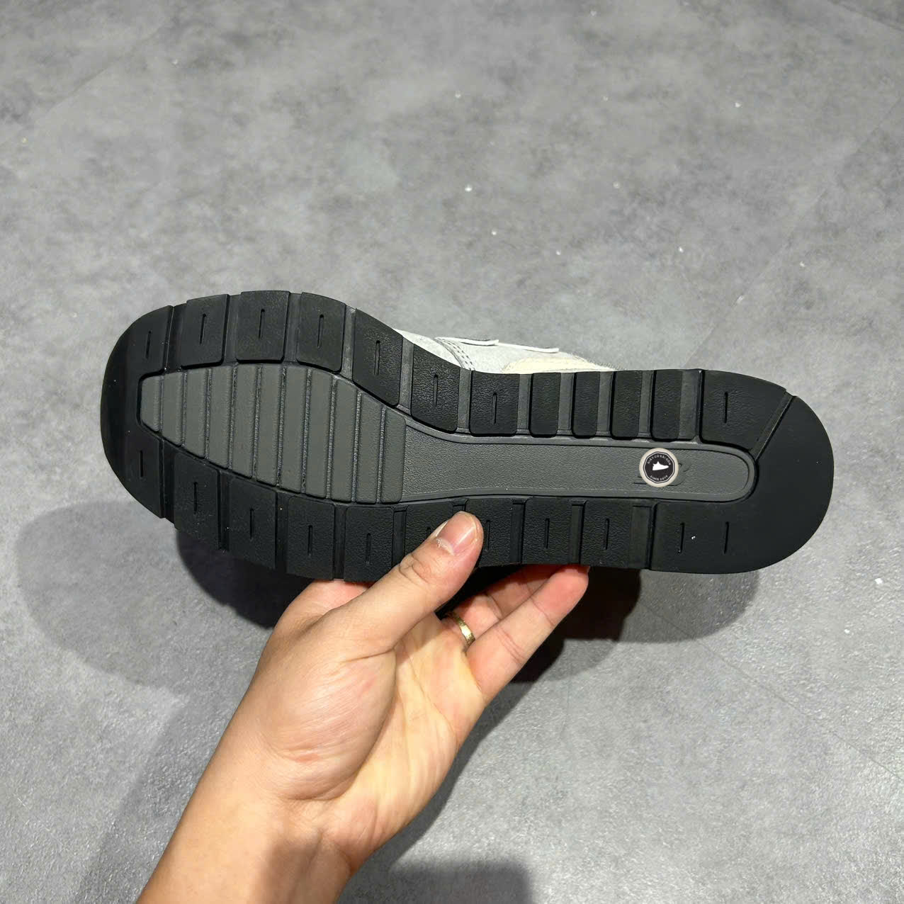 NEW BALANCE 996 ‘GREY / SILVER’ CM996BG SIZE 40.5 GIÀY 2HAND CHÍNH HÃNG PVN20346