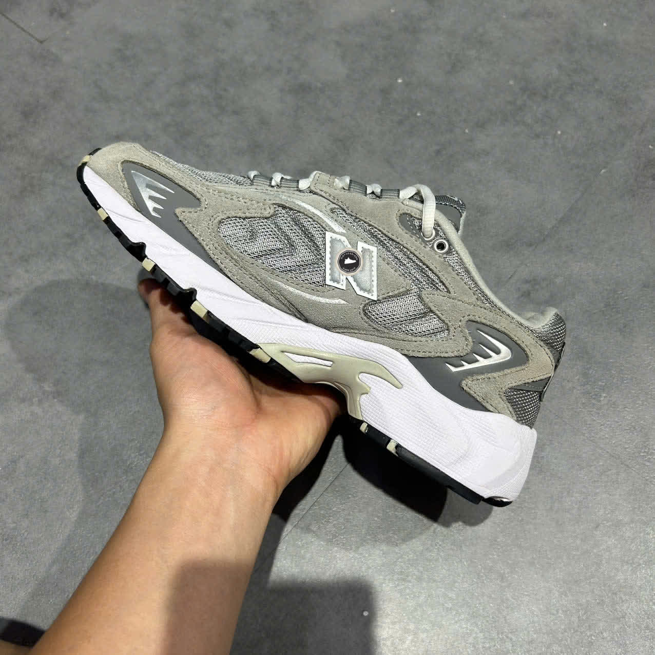 NEW BALANCE 725 ‘GREY’ ML725P SIZE 40 GIÀY 2HAND CHÍNH HÃNG PVN20361