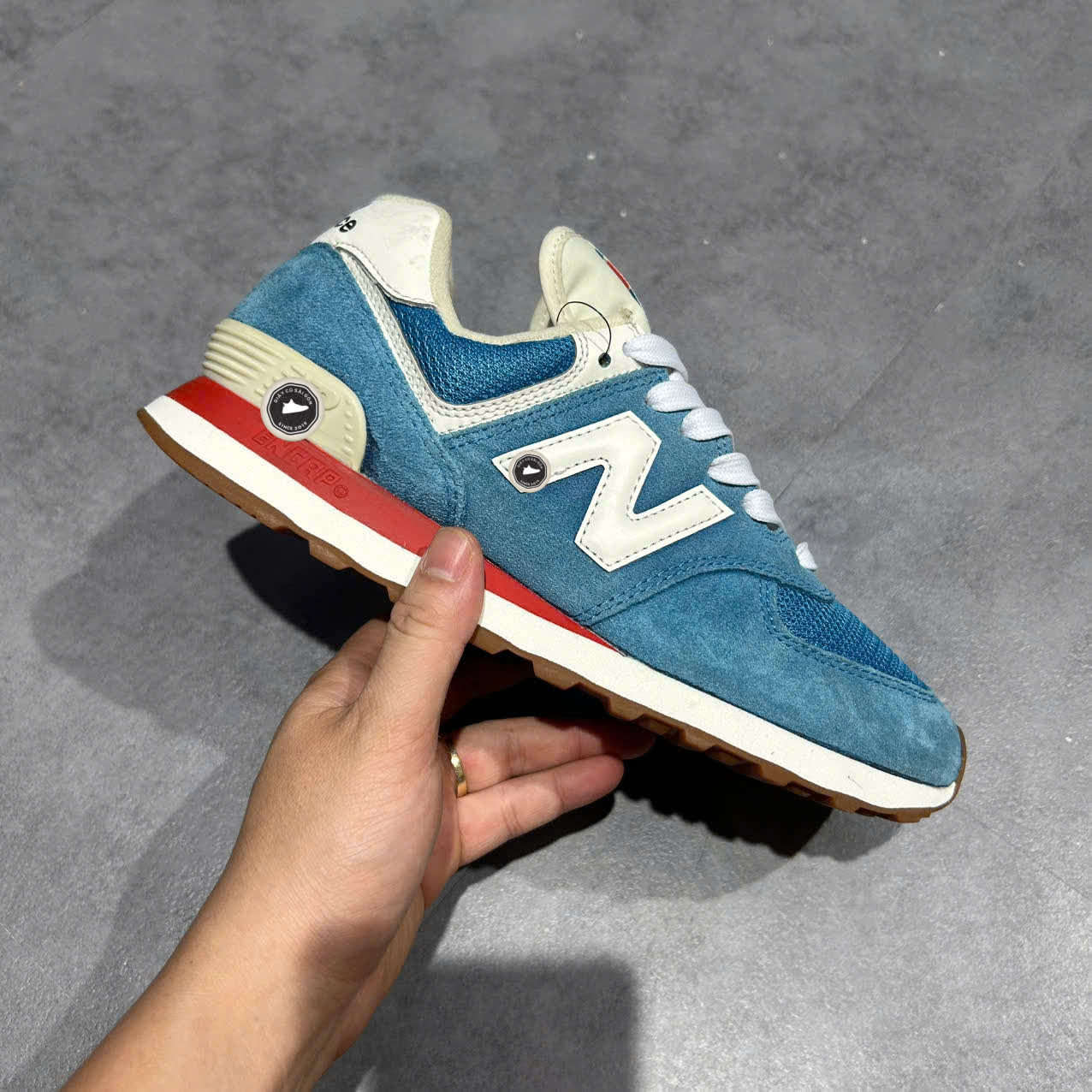 NEW BALANCE 574 ‘RAINBOW PACK NATURAL INDIGO’ ML574HC2 SIZE 40.5 GIÀY 2HAND CHÍNH HÃNG PVN20319