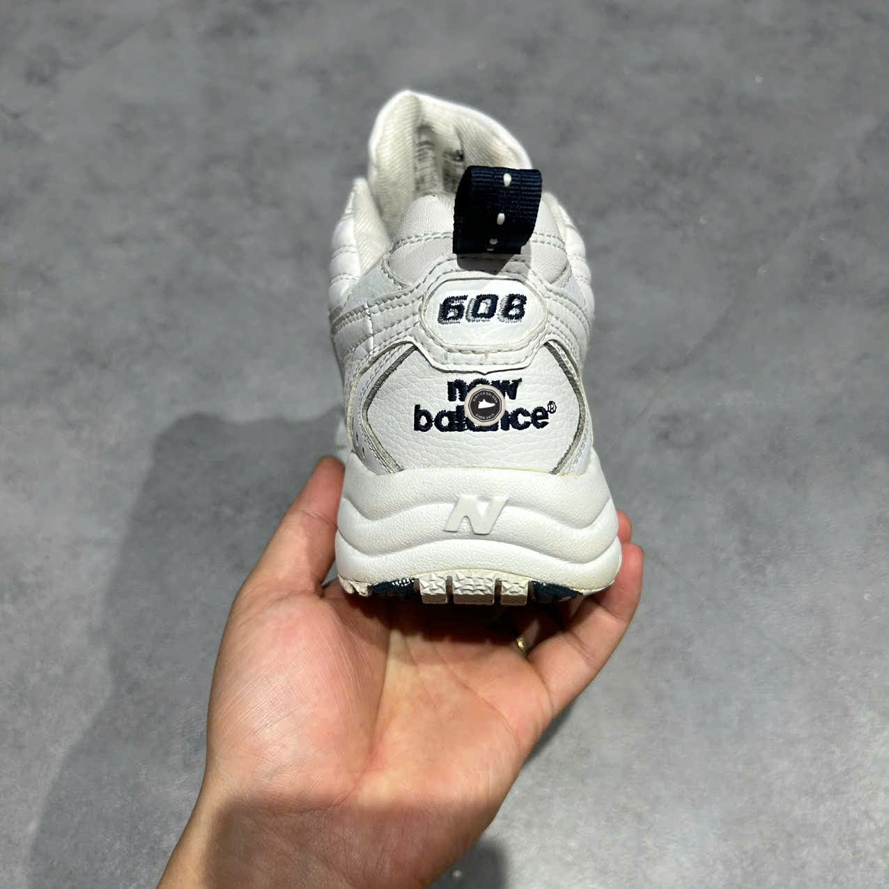 NEW BALANCE 608 ‘WHITE NAVY’ WX608WT SIZE 40.5 GIÀY 2HAND CHÍNH HÃNG PVN20374