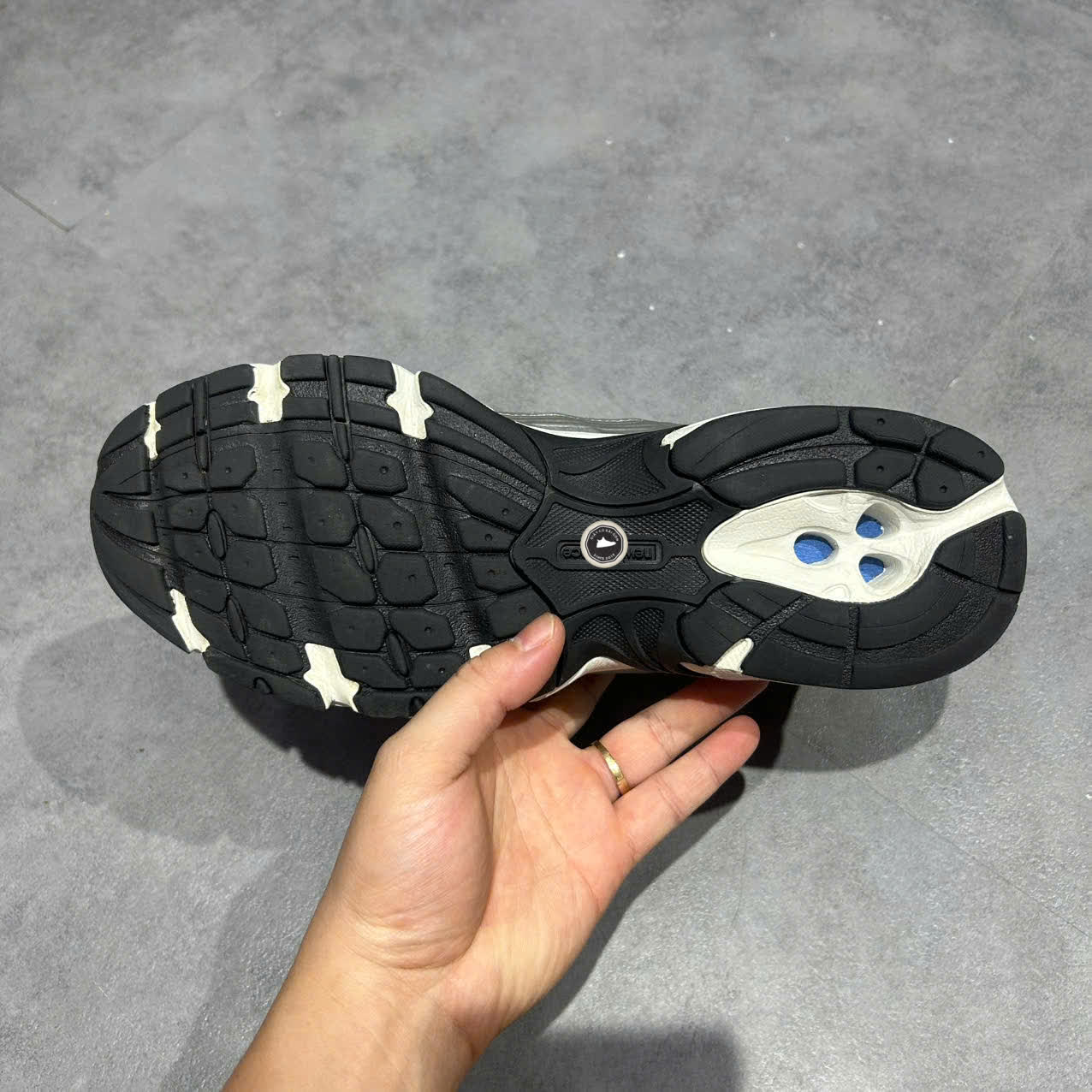 NEW BALANCE 530 ‘STEEL GREY’ MR530KA SIZE 42 GIÀY 2HAND CHÍNH HÃNG PVN20334