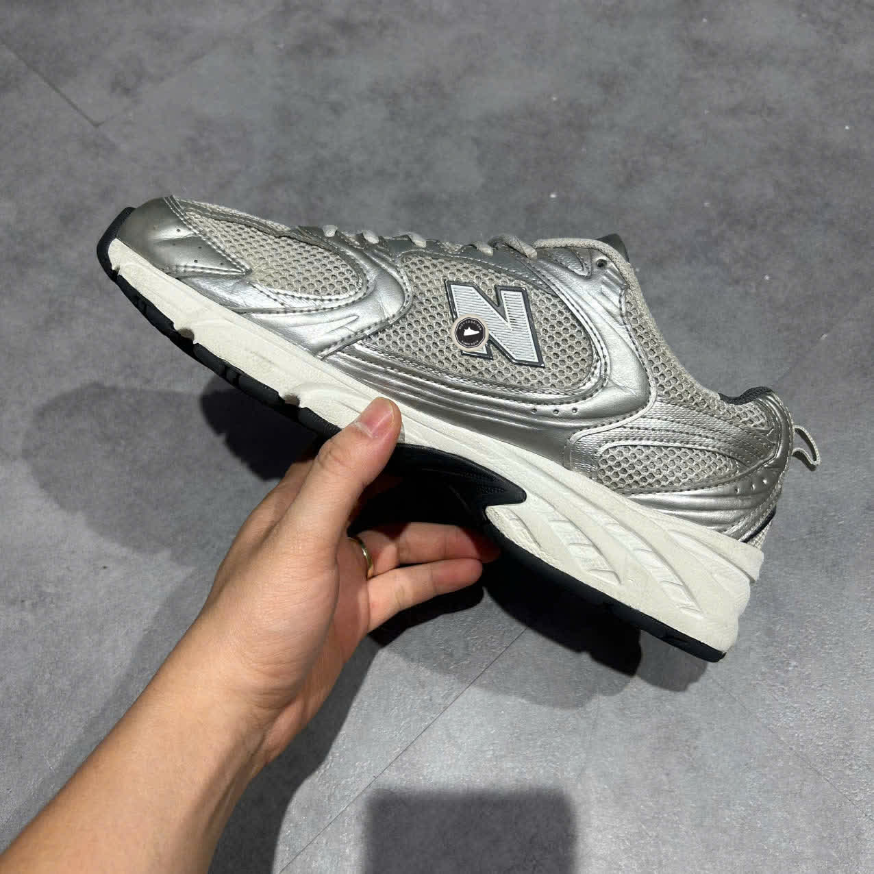 NEW BALANCE 530 ‘STEEL GREY’ MR530KA SIZE 42 GIÀY 2HAND CHÍNH HÃNG PVN20334