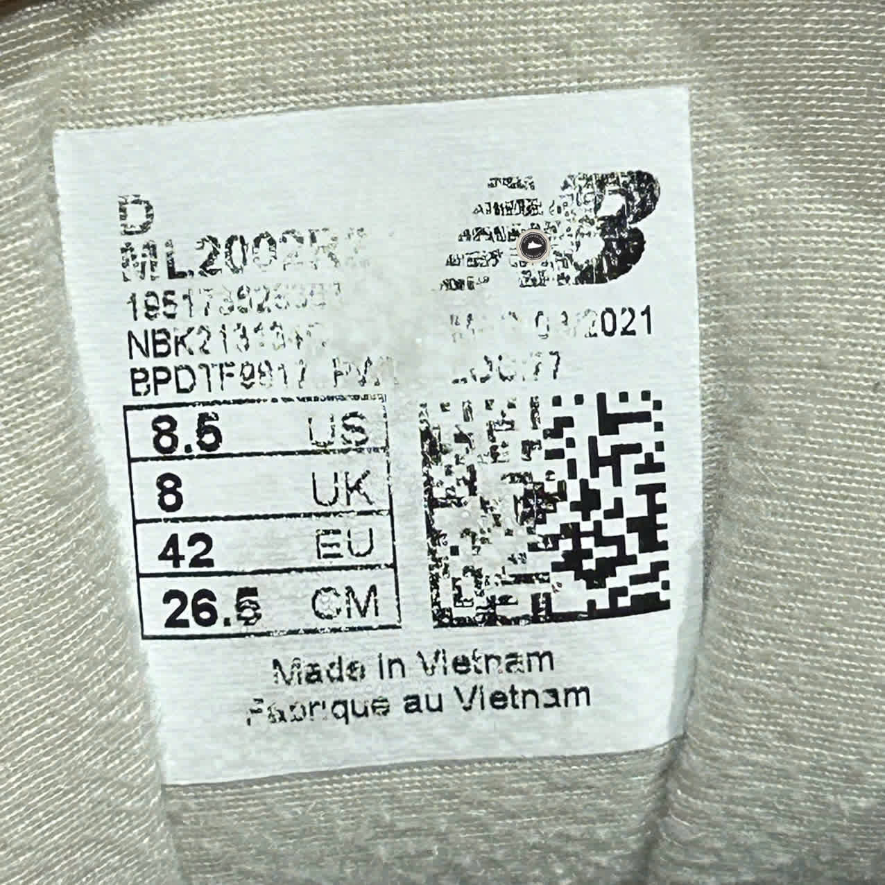 NEW BALANCE 2002R ‘KHAKI / SILVER’ ML2002R2 SIZE 42 GIÀY 2HAND CHÍNH HÃNG PVN20320