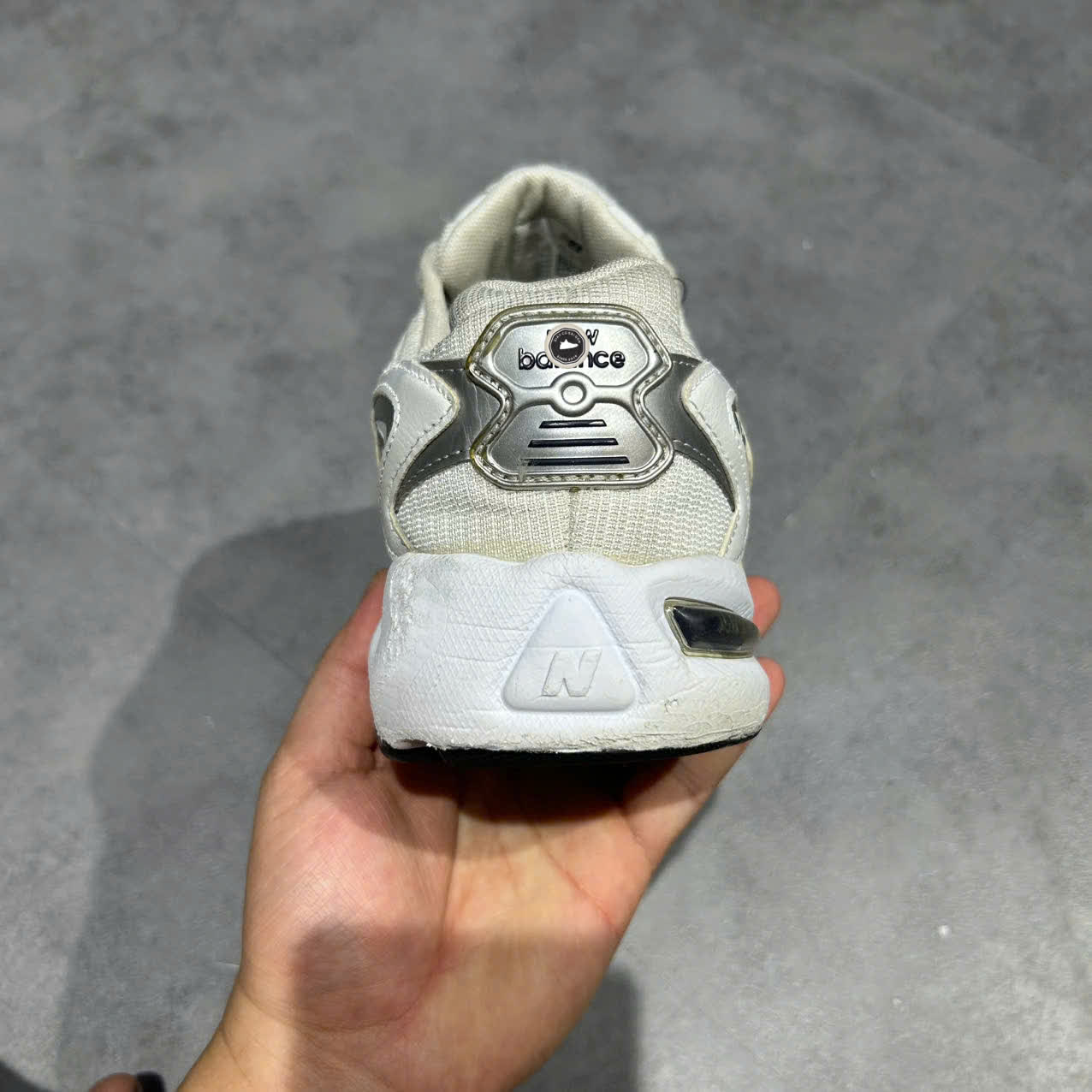 NEW BALANCE 725 ‘SILVER’ ML725B SIZE 42.5 GIÀY 2HAND CHÍNH HÃNG PVN20371