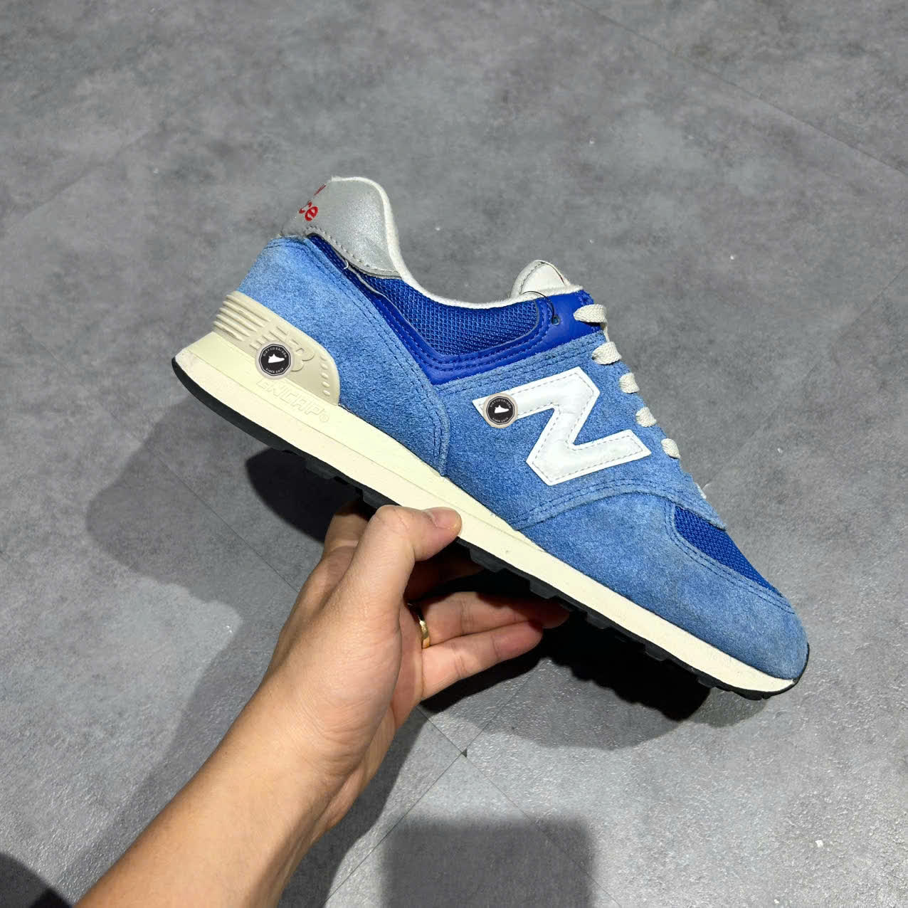 NEW BALANCE 574 ‘BLUE WHITE’ U574WL2 SIZE 42.5 GIÀY 2HAND CHÍNH HÃNG PVN20353