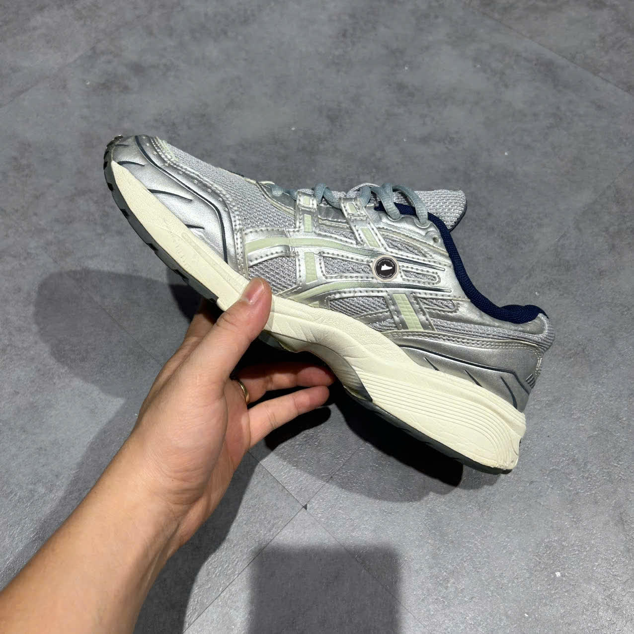 ASICS GEL 1090 'PIEDMONT GREY NAVY' 1203A241-020 SIZE 42 GIÀY 2HAND CHÍNH HÃNG PVN20268