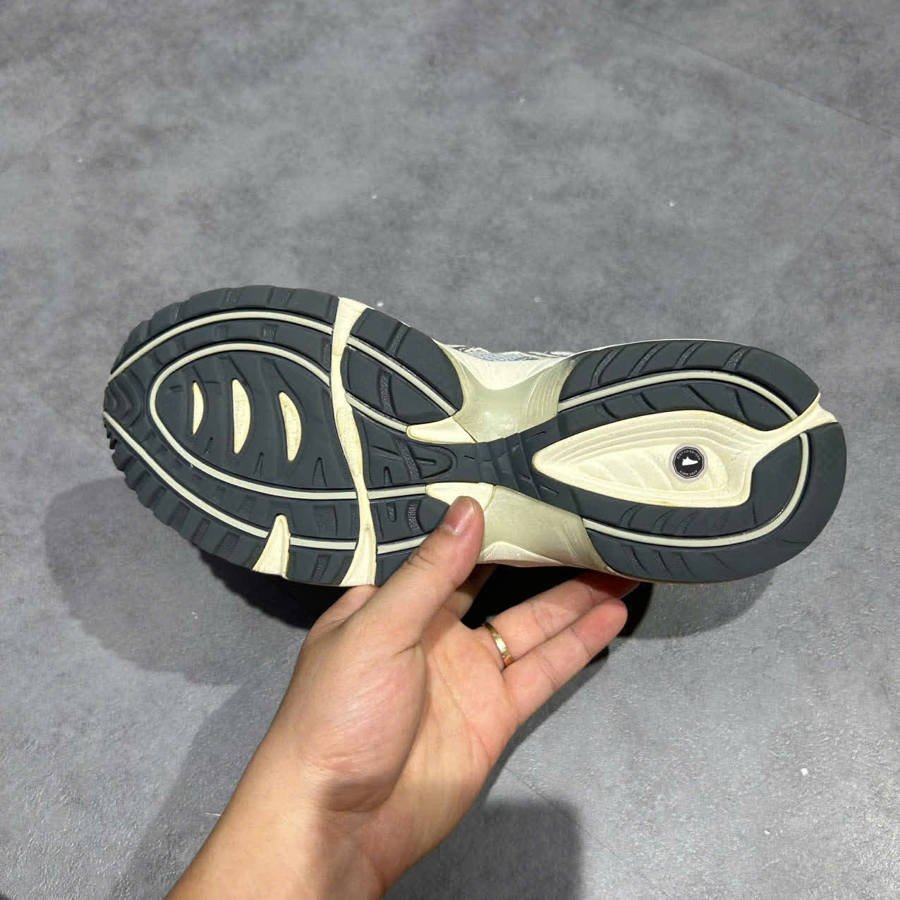 ASICS GEL 1090 'PIEDMONT GREY NAVY' 1203A241-020 SIZE 42 GIÀY 2HAND CHÍNH HÃNG PVN20268