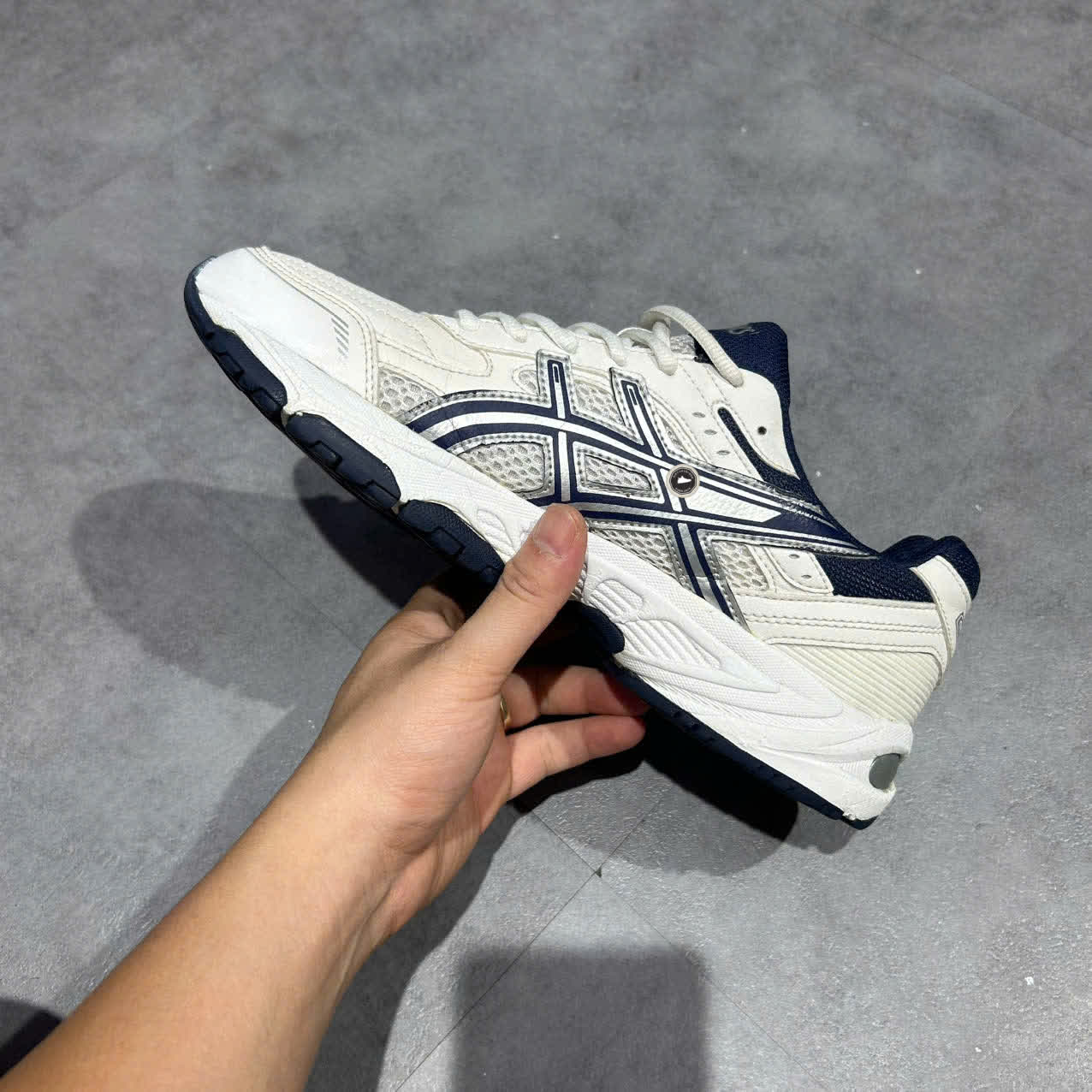 ASICS GEL-170 TR ‘WHITE / NAVY’ 1023A054 SIZE 42 GIÀY 2HAND CHÍNH HÃNG PVN20296