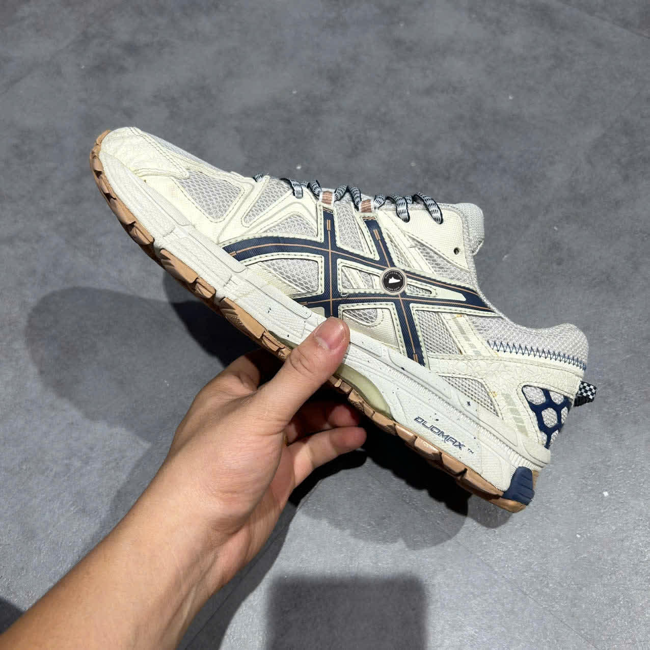 ASICS GEL-KAHANA 8 'BROWN BLUE' 1011B109-203 SIZE 42 GIÀY 2HAND CHÍNH HÃNG PVN20281