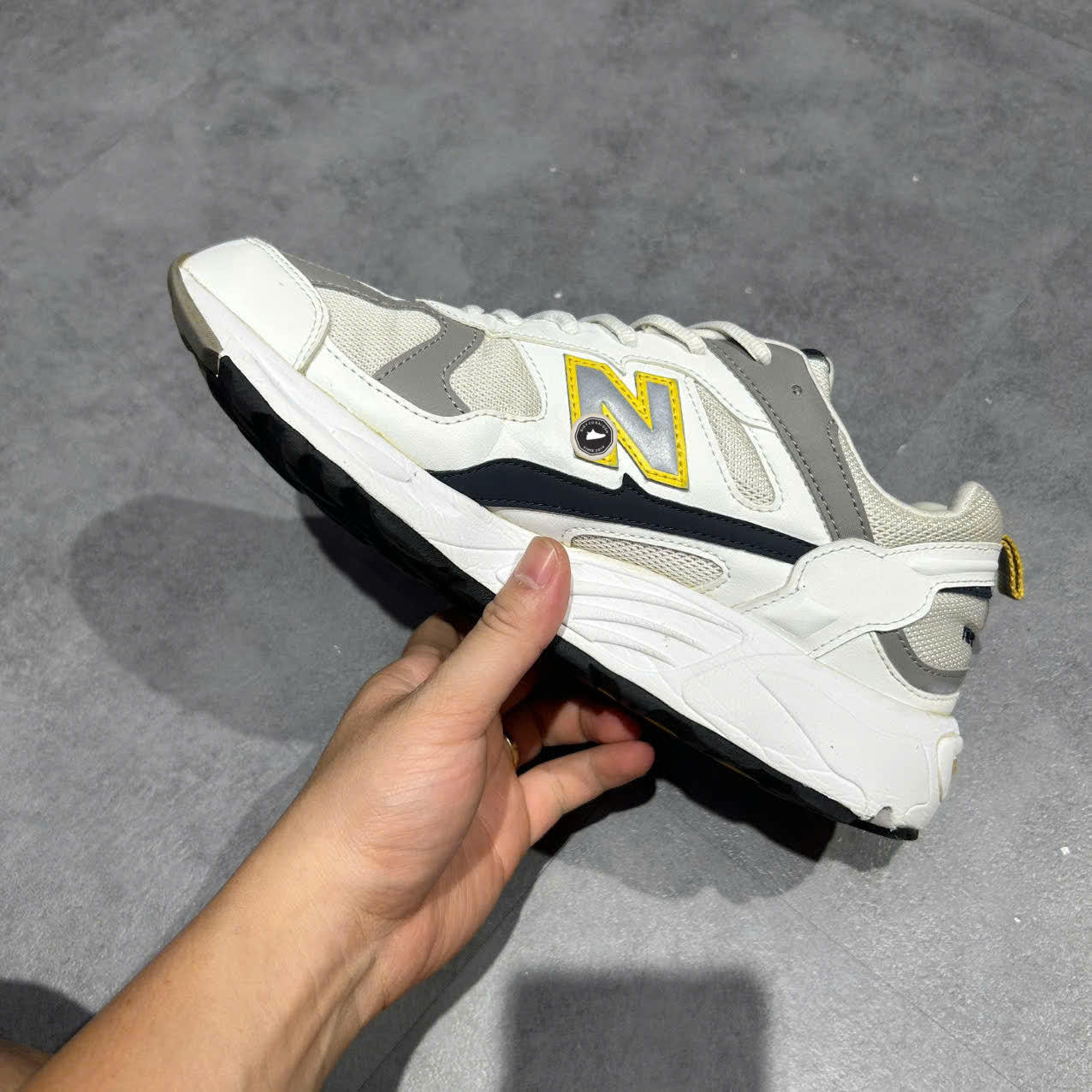 NEW BALANCE 878 ‘WHITE/YELLOW/BLACK/GREY’ CM878TCA SIZE 42.5 GIÀY 2HAND CHÍNH HÃNG PVN20351