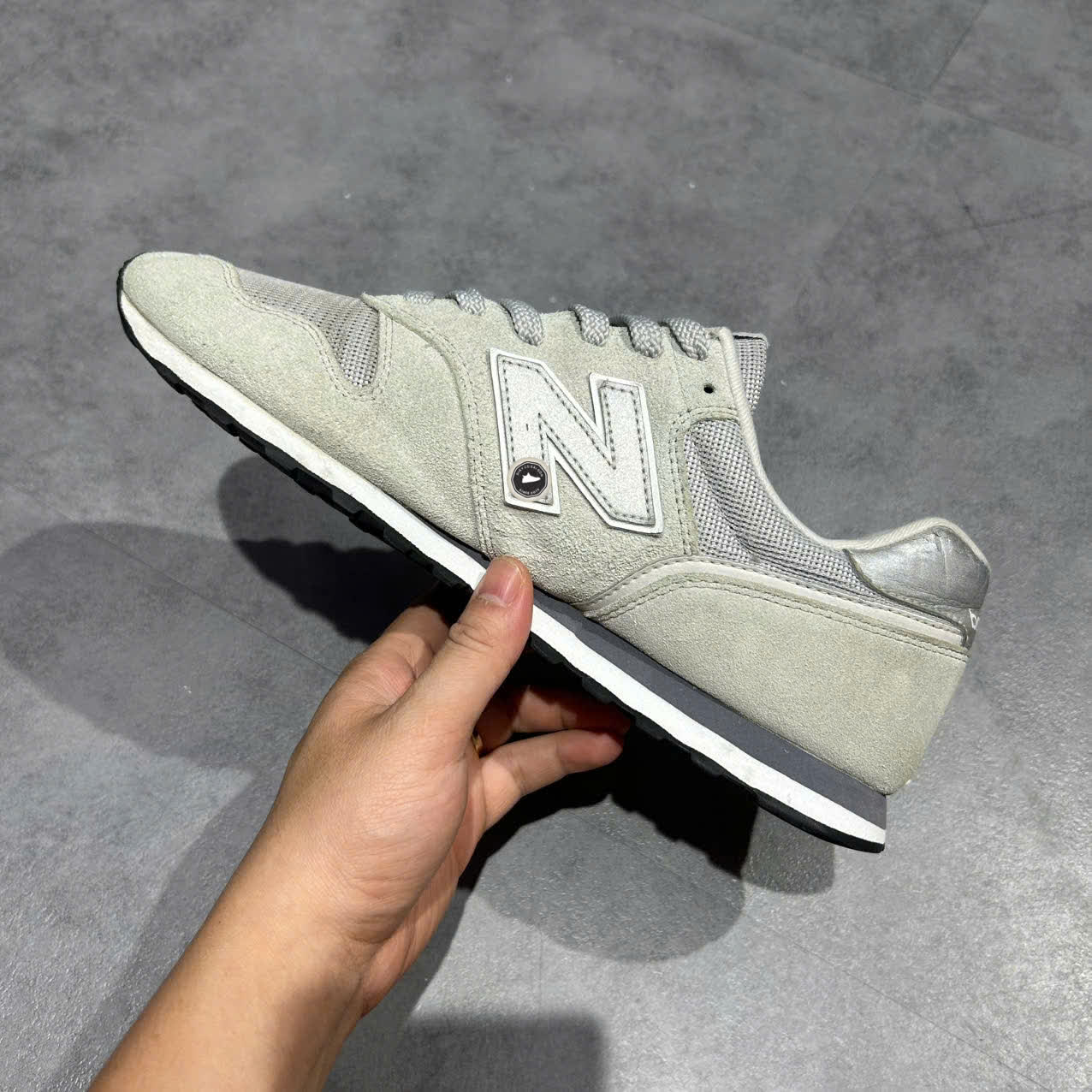 NEW BALANCE 373 'GREY WHITE' ML373CE2 SIZE 44 GIÀY 2HAND CHÍNH
