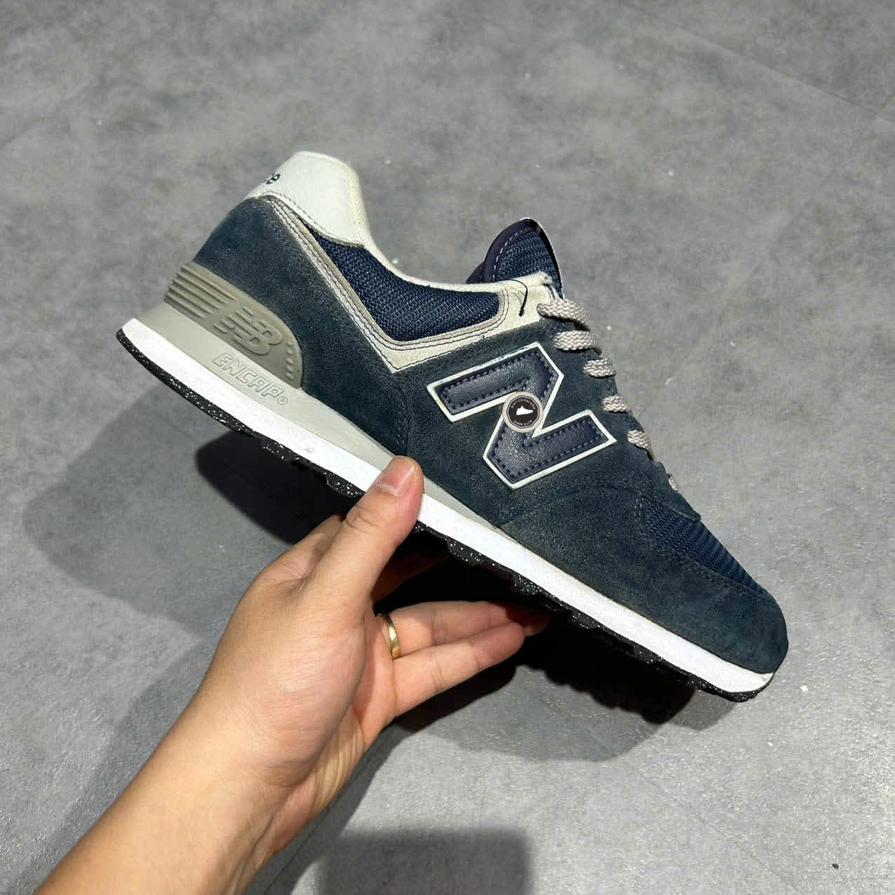 GIÀY NEW BALANCE 574 CLASSIC ‘CORE PACK NAVY’ ML574EVN SIZE 44 GIÀY 2HAND CHÍNH HÃNG PVN20315