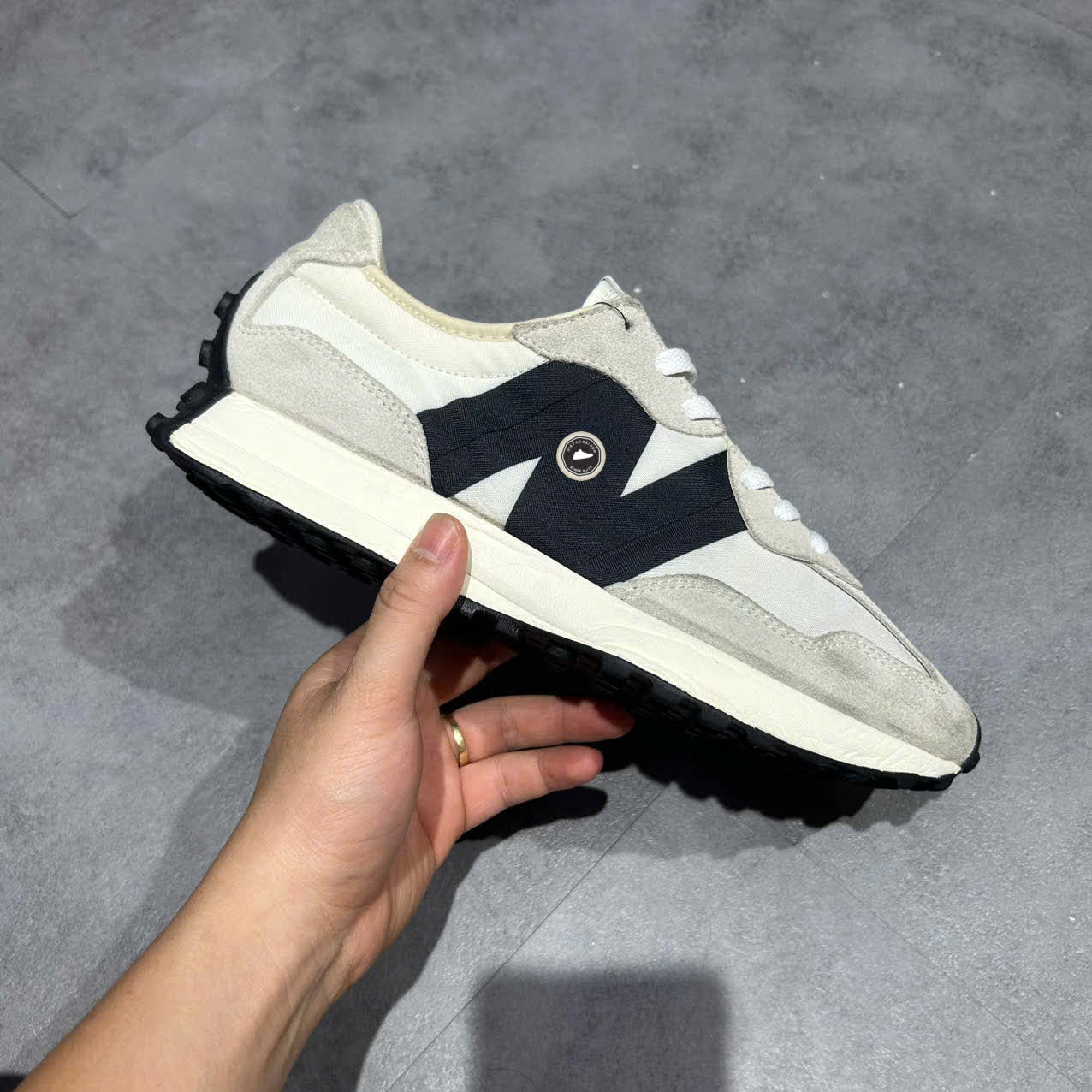 NEW BALANCE 327 'SEA SALT' MS327FE SIZE 44 GIÀY 2HAND CHÍNH HÃNG PVN20367