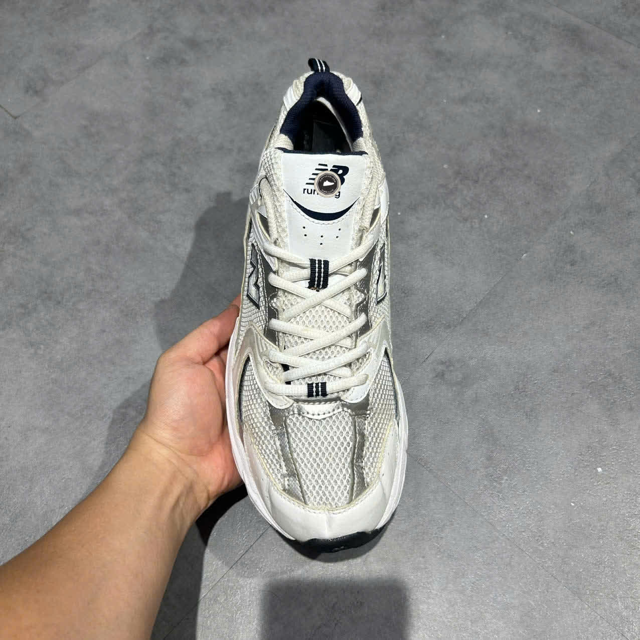 NEW BALANCE 530 'SILVER GREY' MR530SG SIZE 45 GIÀY 2HAND CHÍNH HÃNG PVN20347