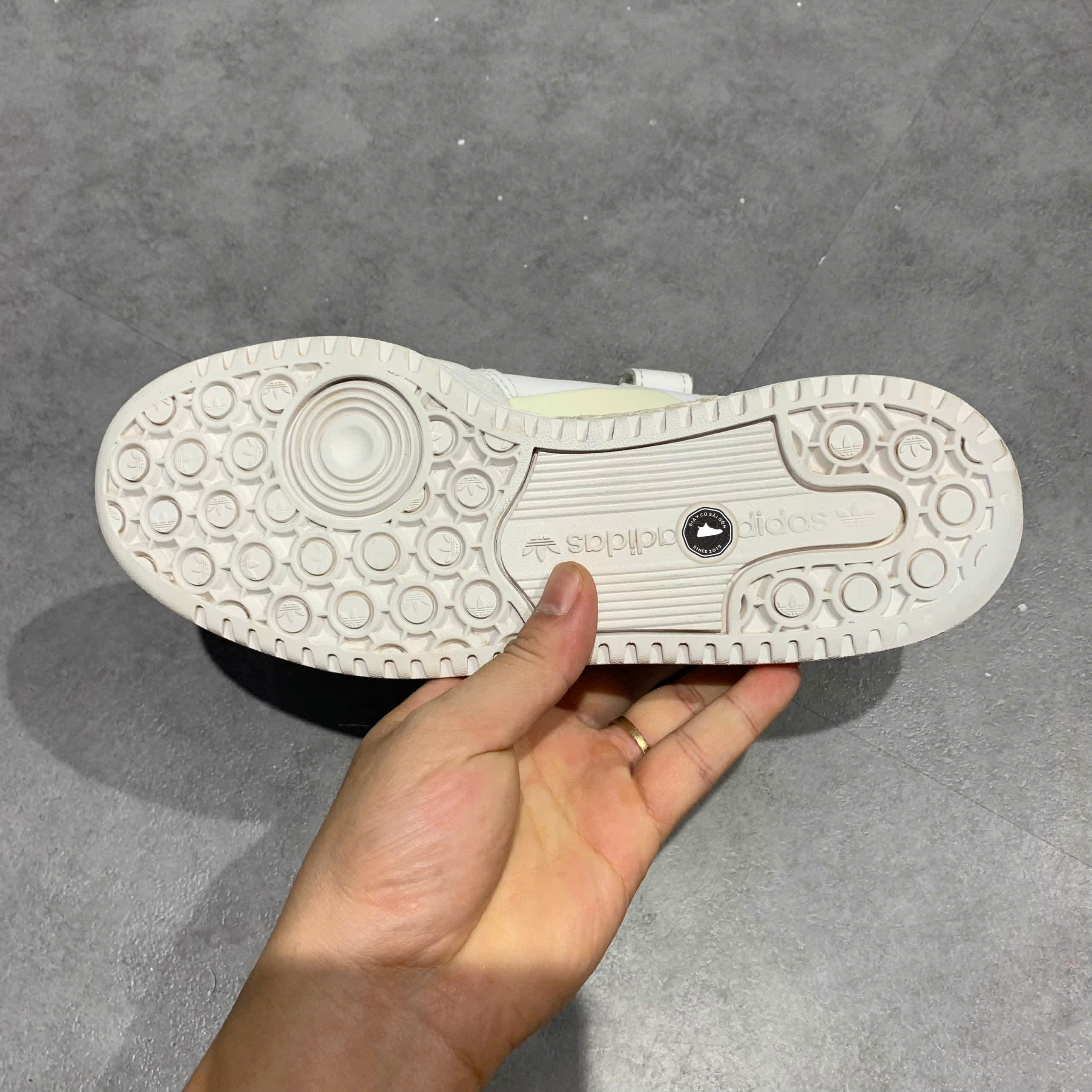 ADIDAS ORIGINALS FORUM LOW SWAROVSKI WHITE MULTI COLOR GZ4377 SIZE 37 1/3 GIÀY 2HAND CHÍNH HÃNG PVN20903