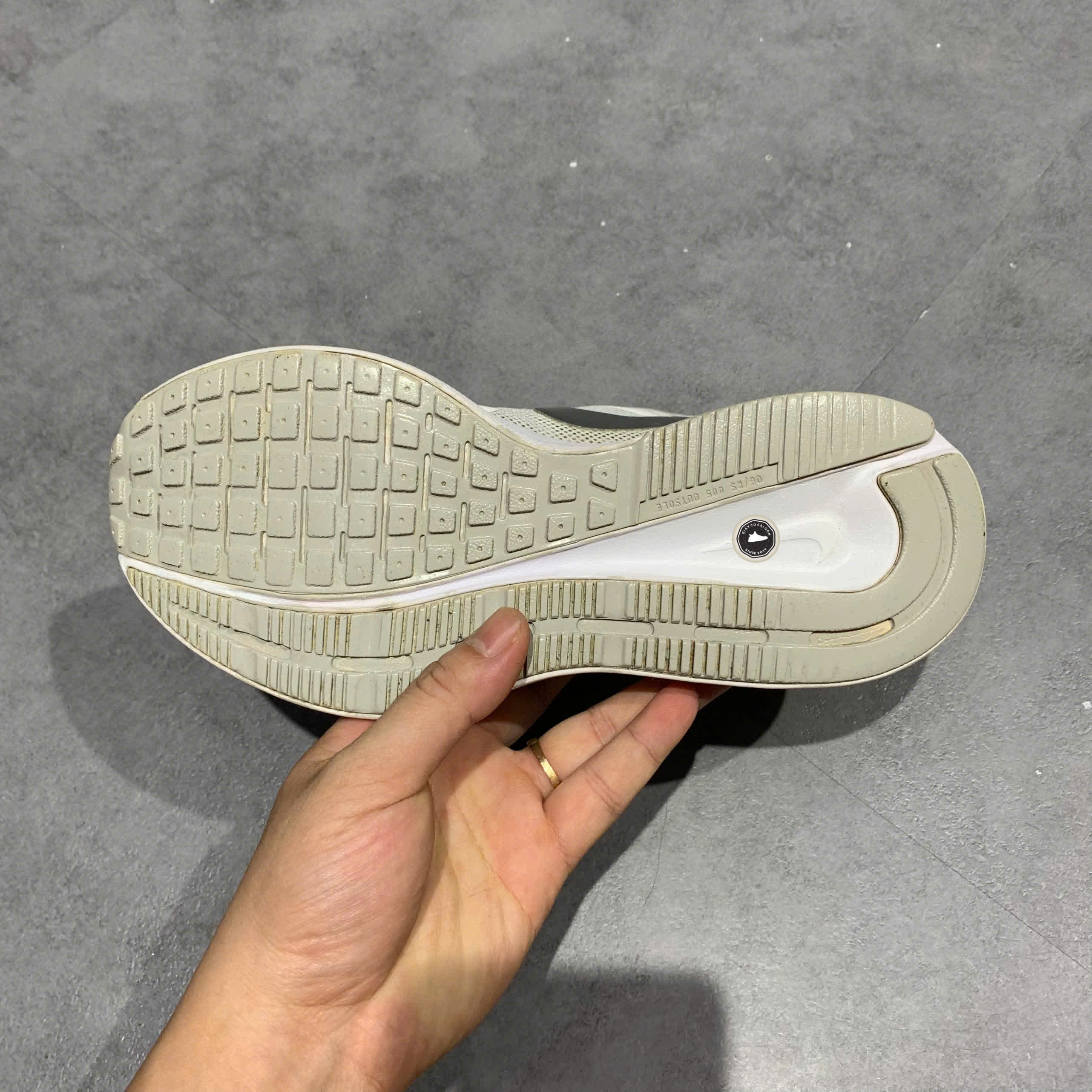 NIKE RUN SWIFT 3 NỮ DR2698 101 SIZE 37.5 GIÀY 2HAND CHÍNH HÃNG PVN20920