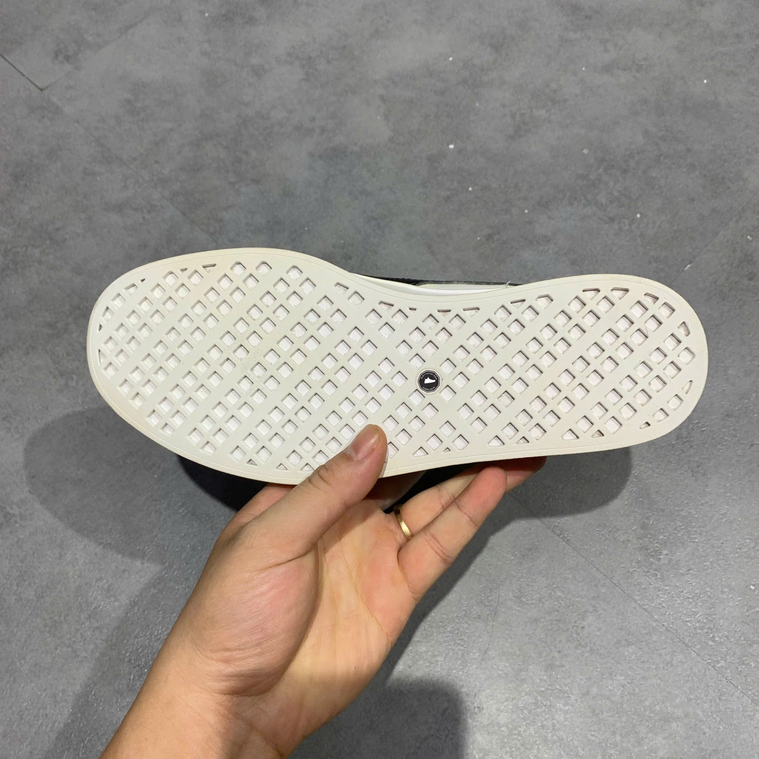 PUMA SMASH VULC 'WHITE BLACK' 359622 05 SIZE 36 GIÀY 2HAND CHÍNH HÃNG PVN20916