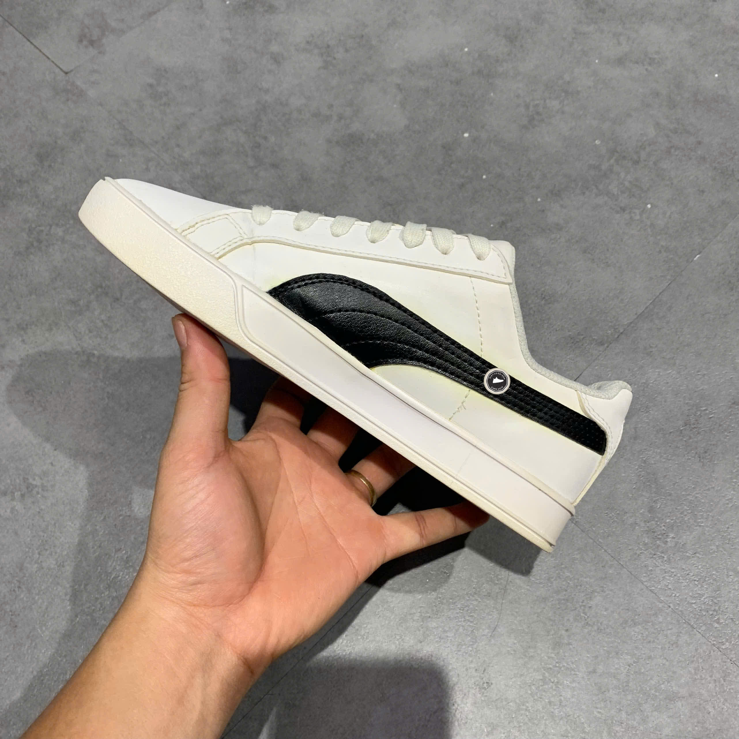 PUMA SMASH VULC 'WHITE BLACK' 359622 05 SIZE 36 GIÀY 2HAND CHÍNH HÃNG PVN20916