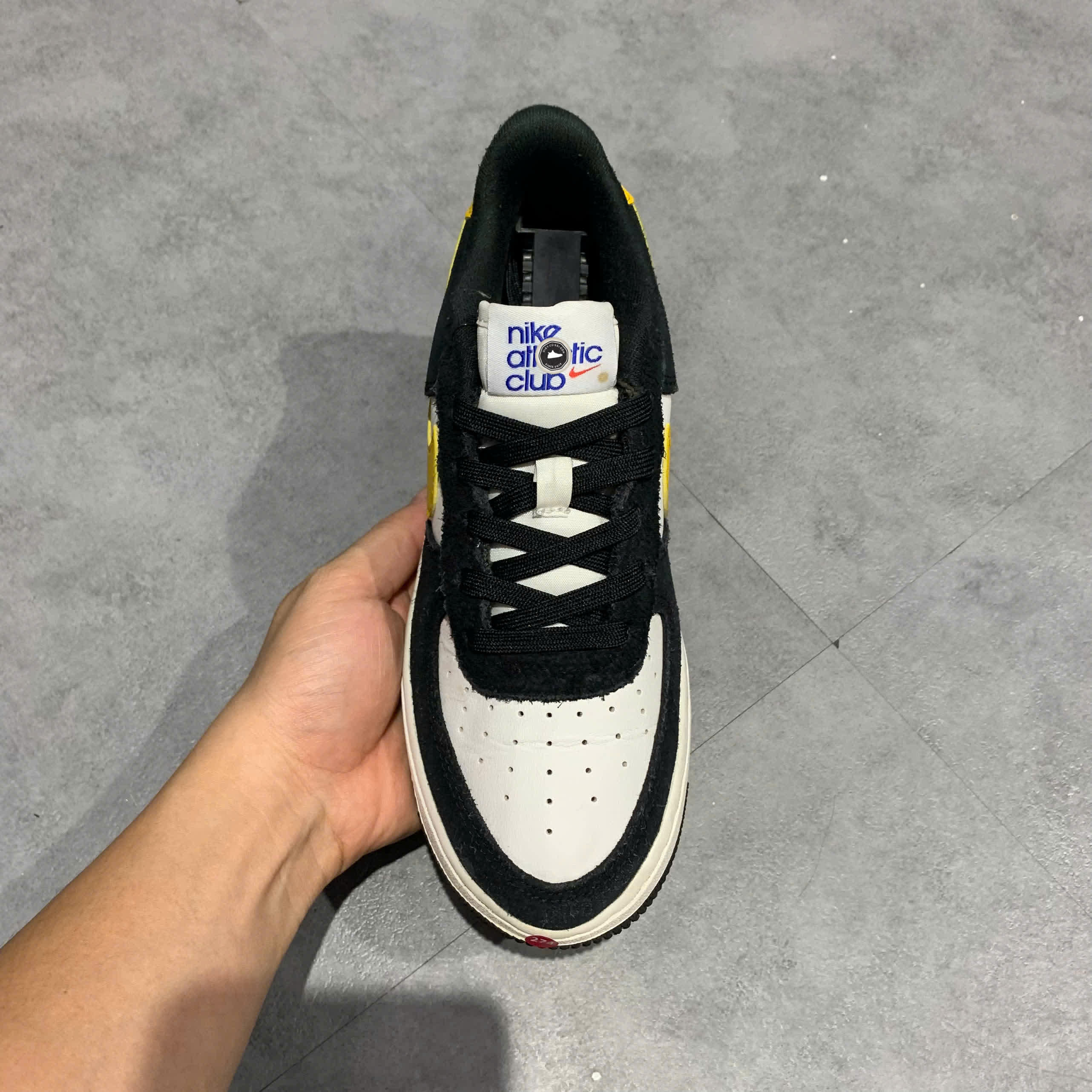 NIKE AIR FORCE 1 LOW ATHLETIC CLUB BLACK UNIVERSITY GOLD (GS) DH9597 002 SIZE 36.5 GIÀY 2HAND CHÍNH HÃNG PVN20713