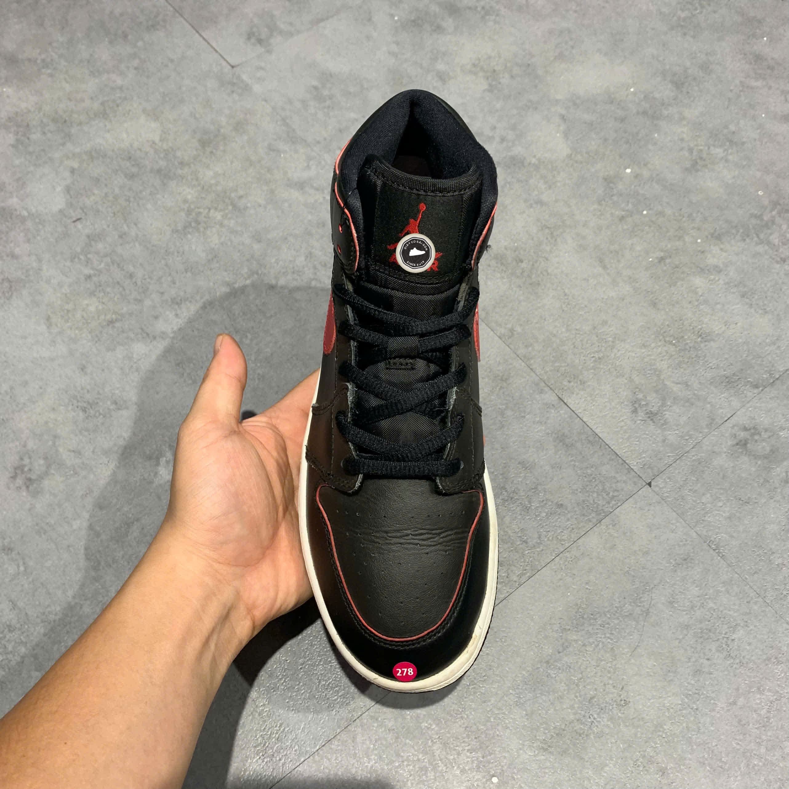 NIKE AIR JORDAN 1 MID 'BLACK GYM RED' 554725-009 SIZE 37.5 GIÀY 2HAND CHÍNH HÃNG PVN20725