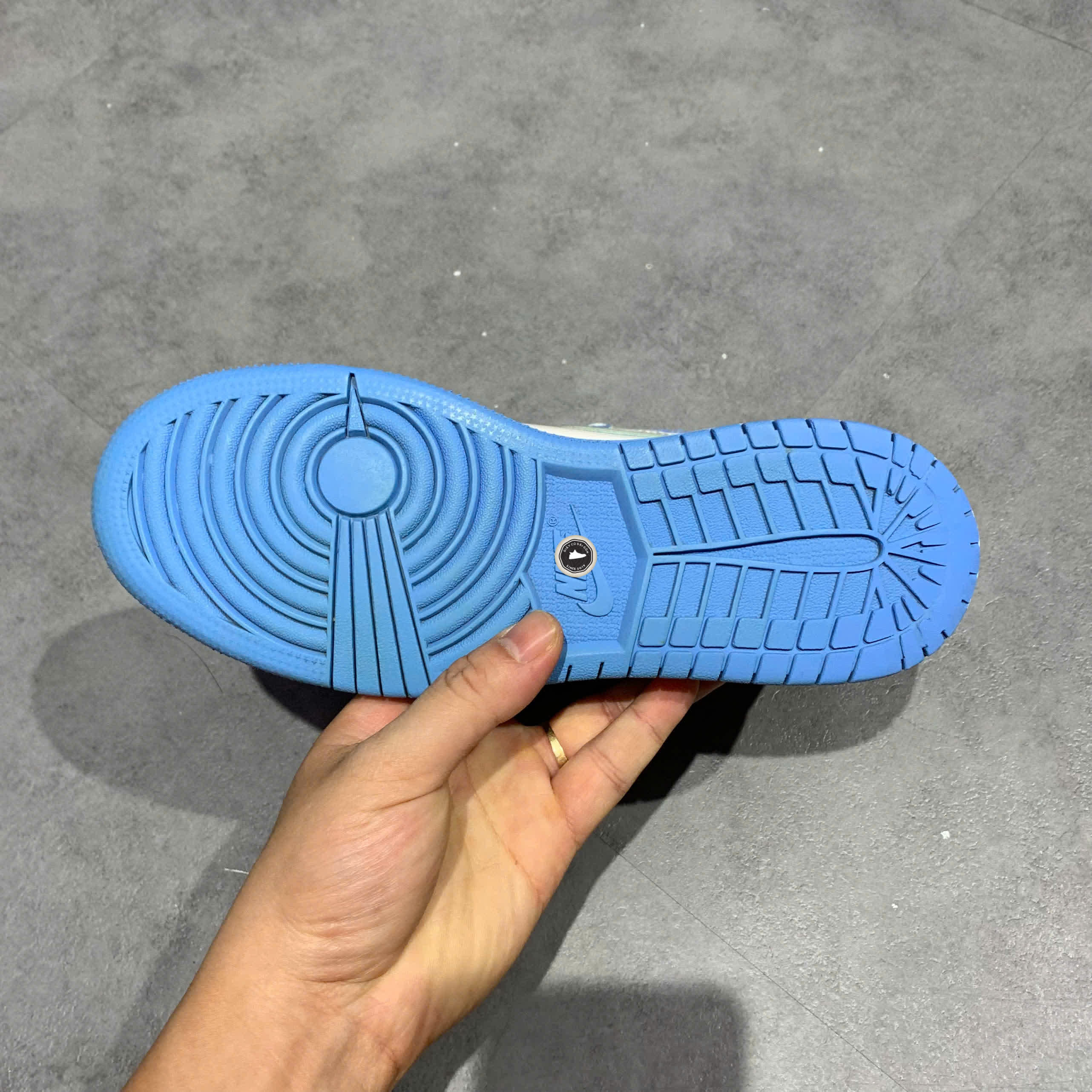 JORDAN 1 MID SNEAKER SCHOOL GAME WINNER DR6492 100 SIZE 36.5 GIÀY 2HAND CHÍNH HÃNG PVN20728