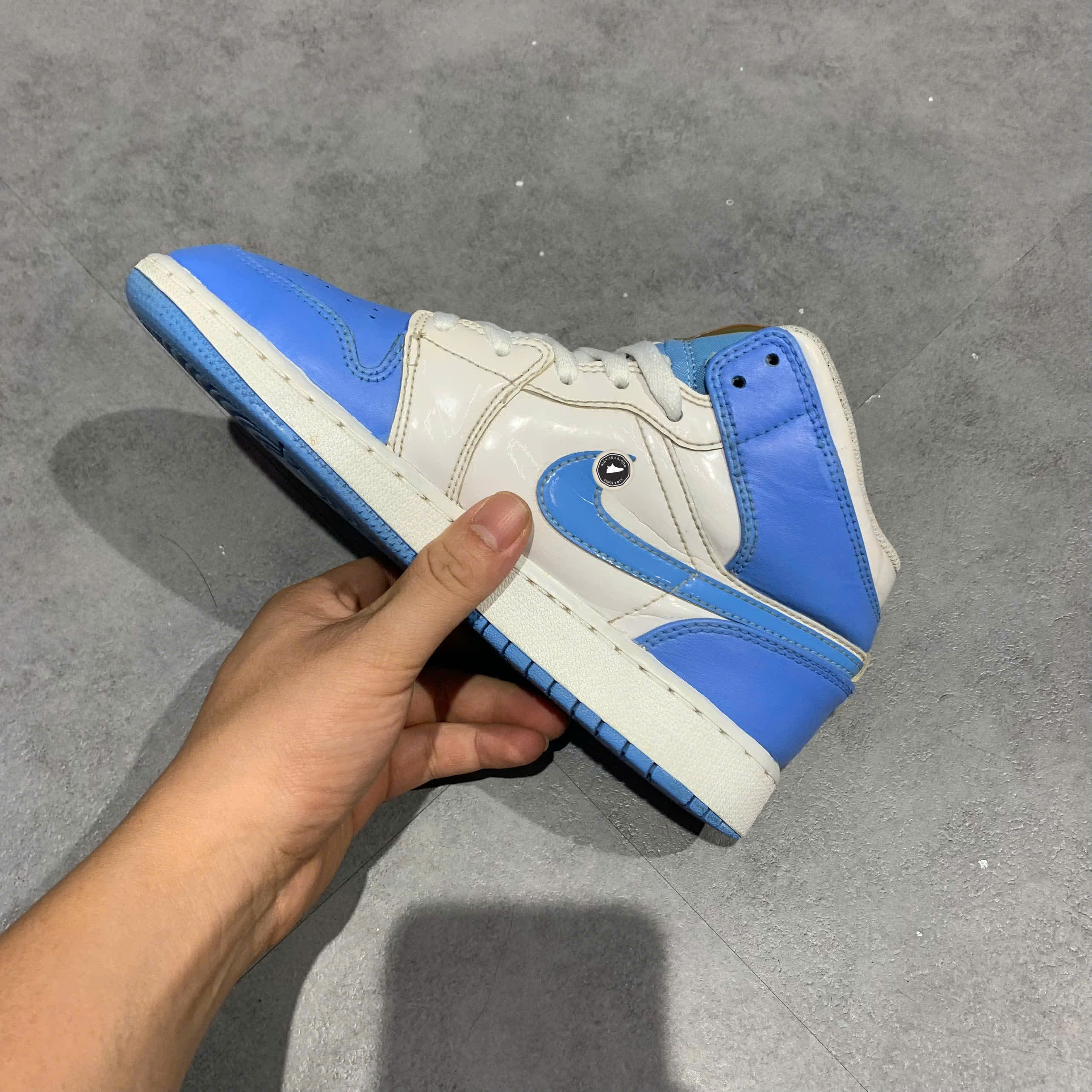 JORDAN 1 MID SNEAKER SCHOOL GAME WINNER DR6492 100 SIZE 36.5 GIÀY 2HAND CHÍNH HÃNG PVN20728