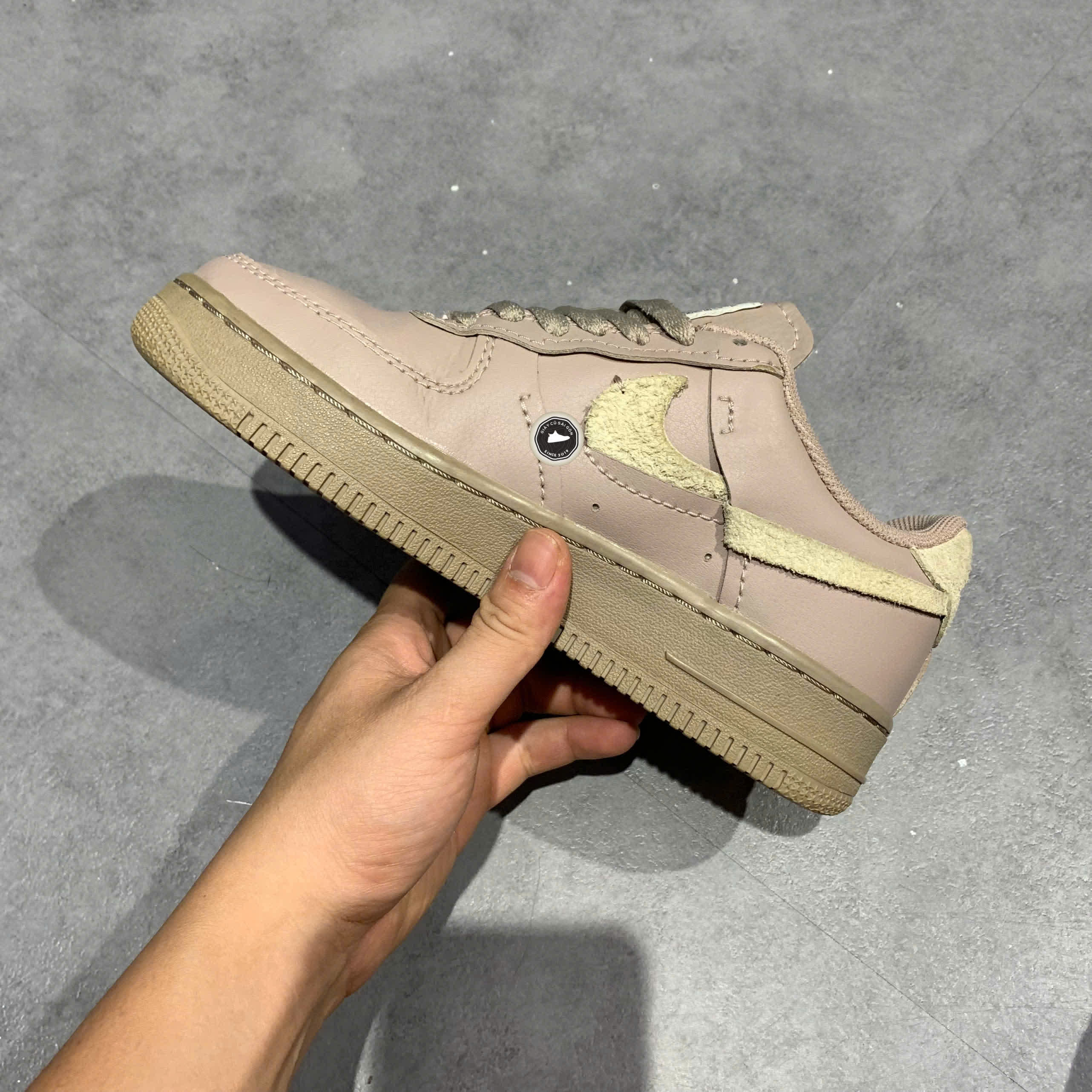 NIKE AIR FORCE 1 LOW LXX MALT DH3869-200 SIZE 36.5 GIÀY 2HAND CHÍNH HÃNG PVN20799