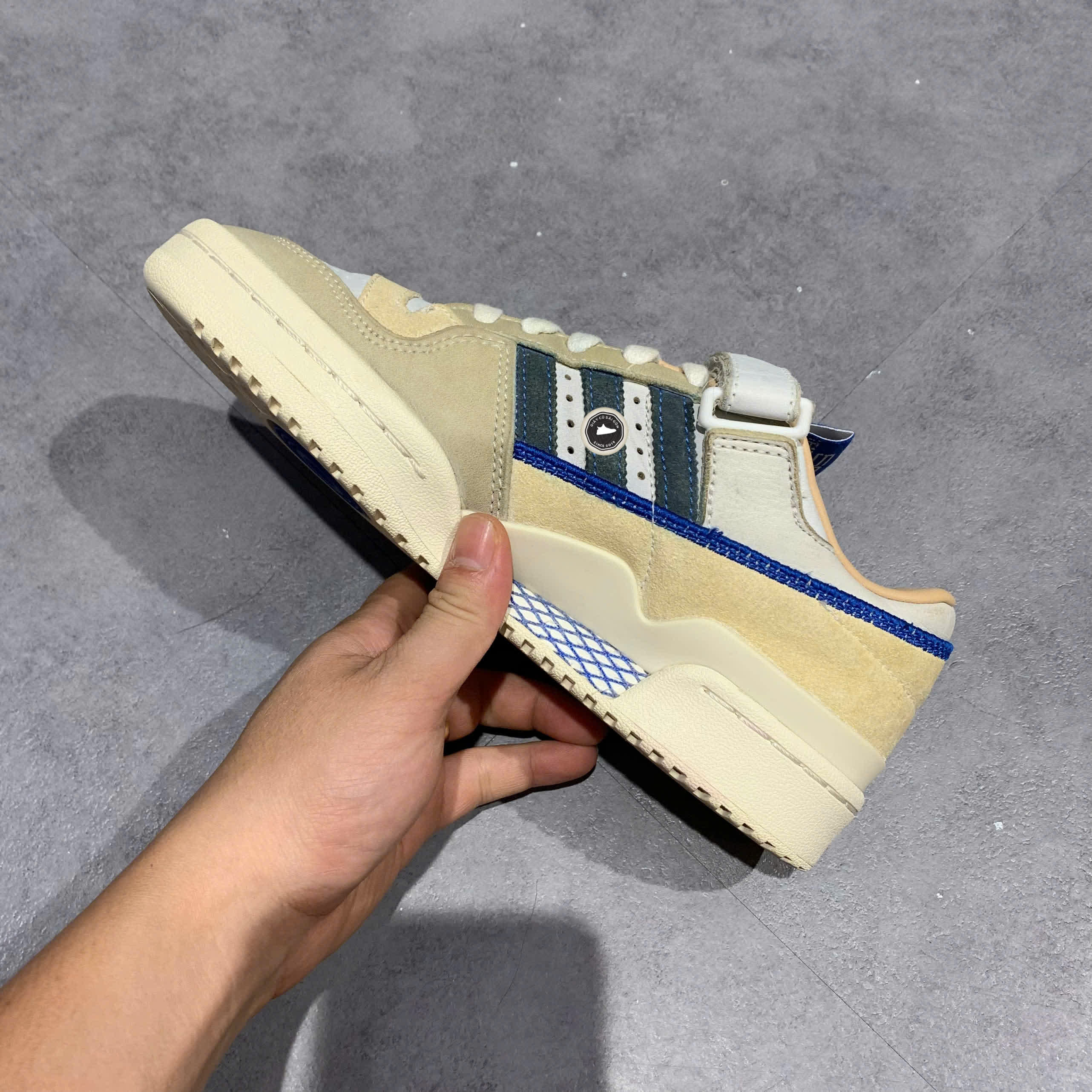 ADIDAS ORIGINALS FORUM 84 LOW WHITE BLUE H03721 SIZE 38 2/3 GIÀY 2HAND CHÍNH HÃNG PVN20820