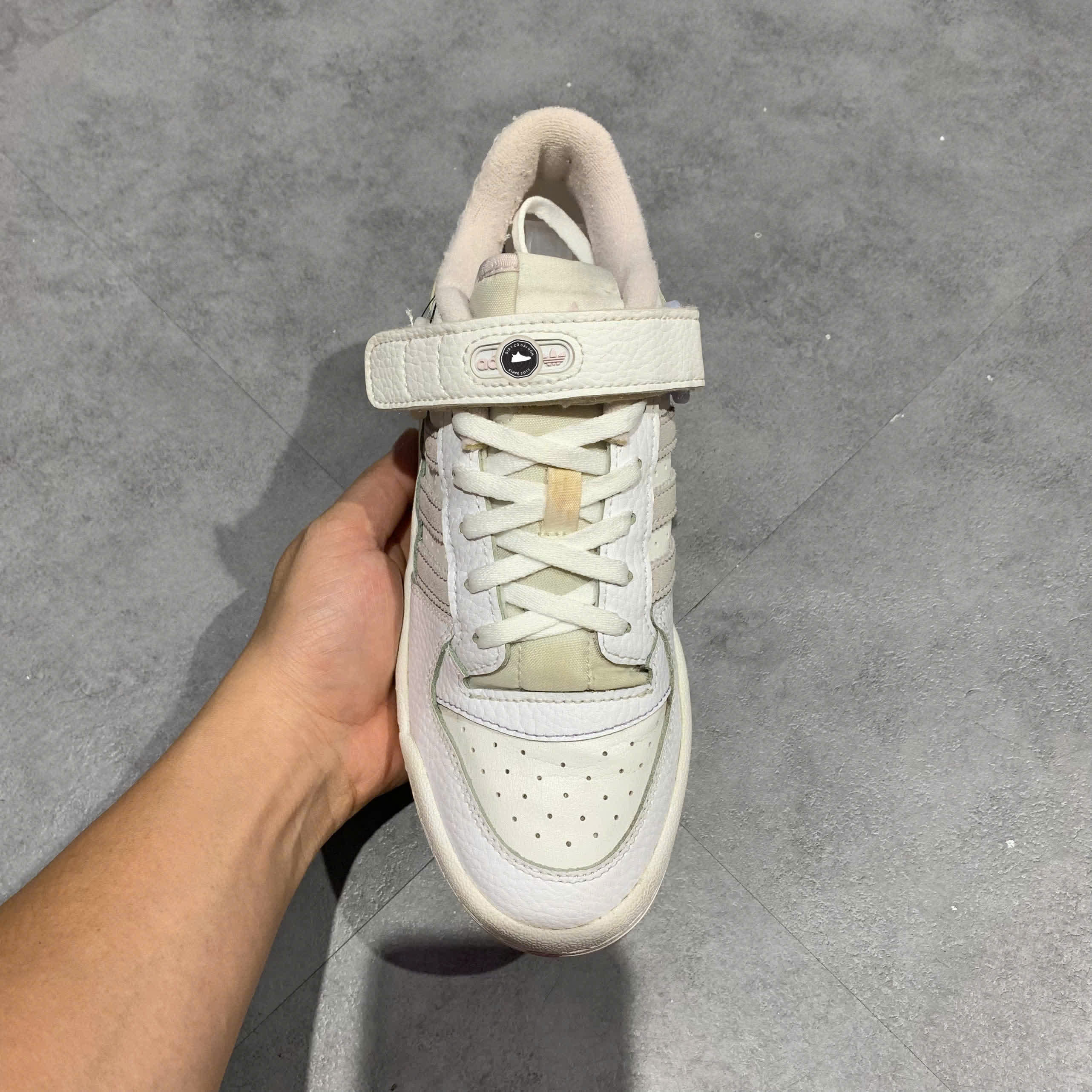 ADIDAS FORUM LOW CITY J 'WHITE ALMOST PINK' GY8369 SIZE 37 1/3 GIÀY 2HAND CHÍNH HÃNG PVN20832
