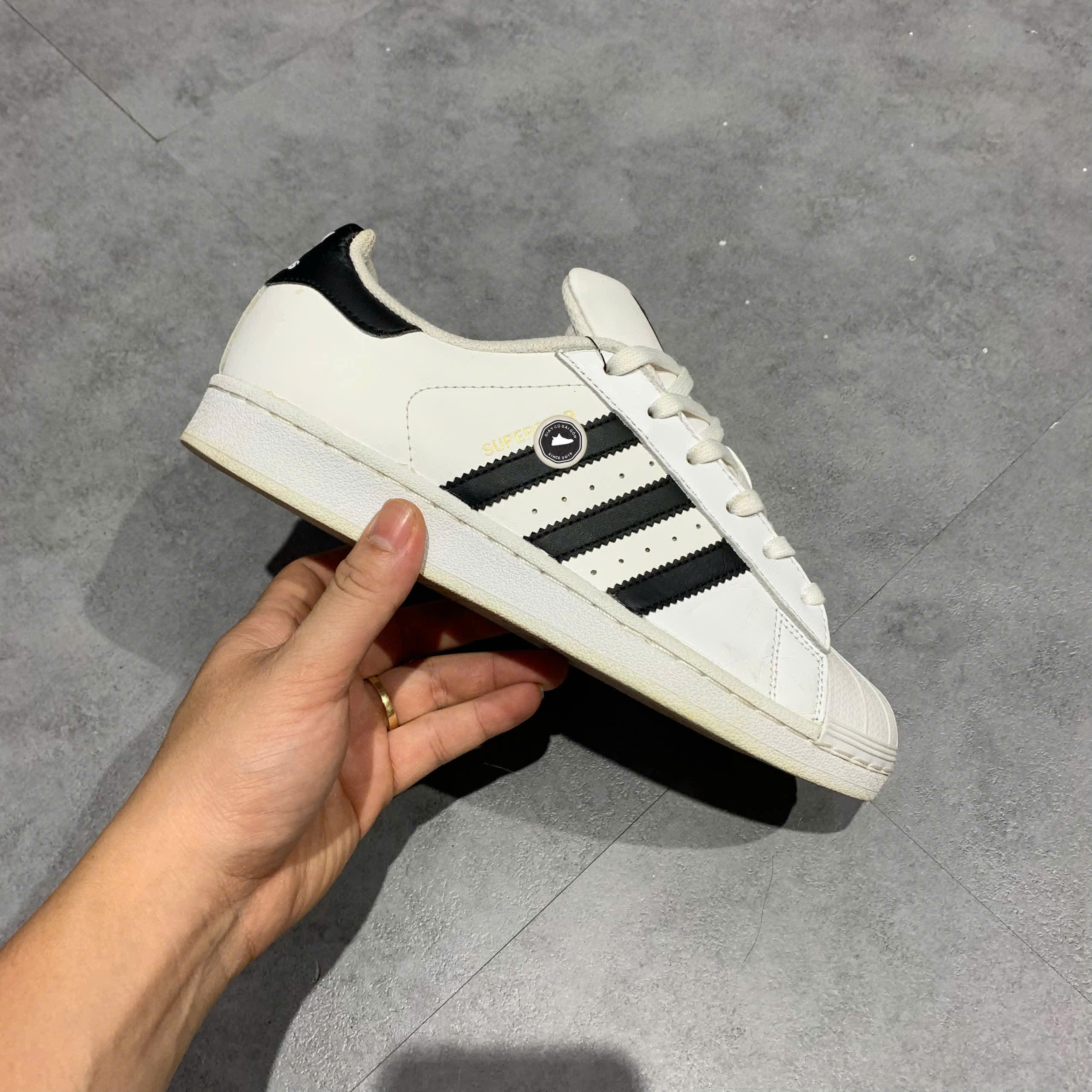 ADIDAS SUPERSTAR CLOUD WHITE CORE BLACK C77124 SIZE 38 GIÀY 2HAND CHÍNH HÃNG PVN20967