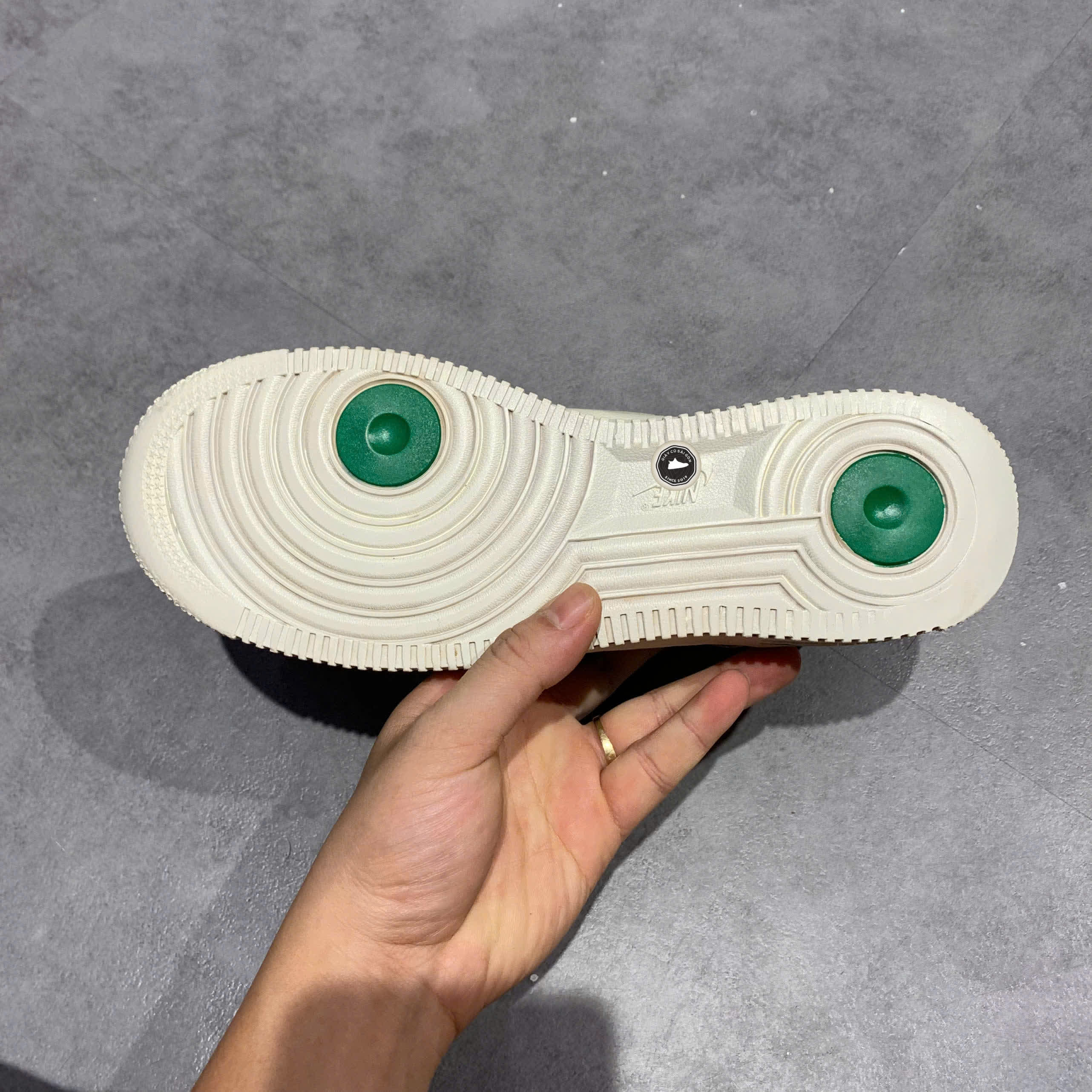 NIKE AIR FORCE 1 '07 LV8 "40TH ANNIVERSARY SAIL MALACHITE" DQ7658-101 SIZE 39 GIÀY 2HAND CHÍNH HÃNG PVN20804