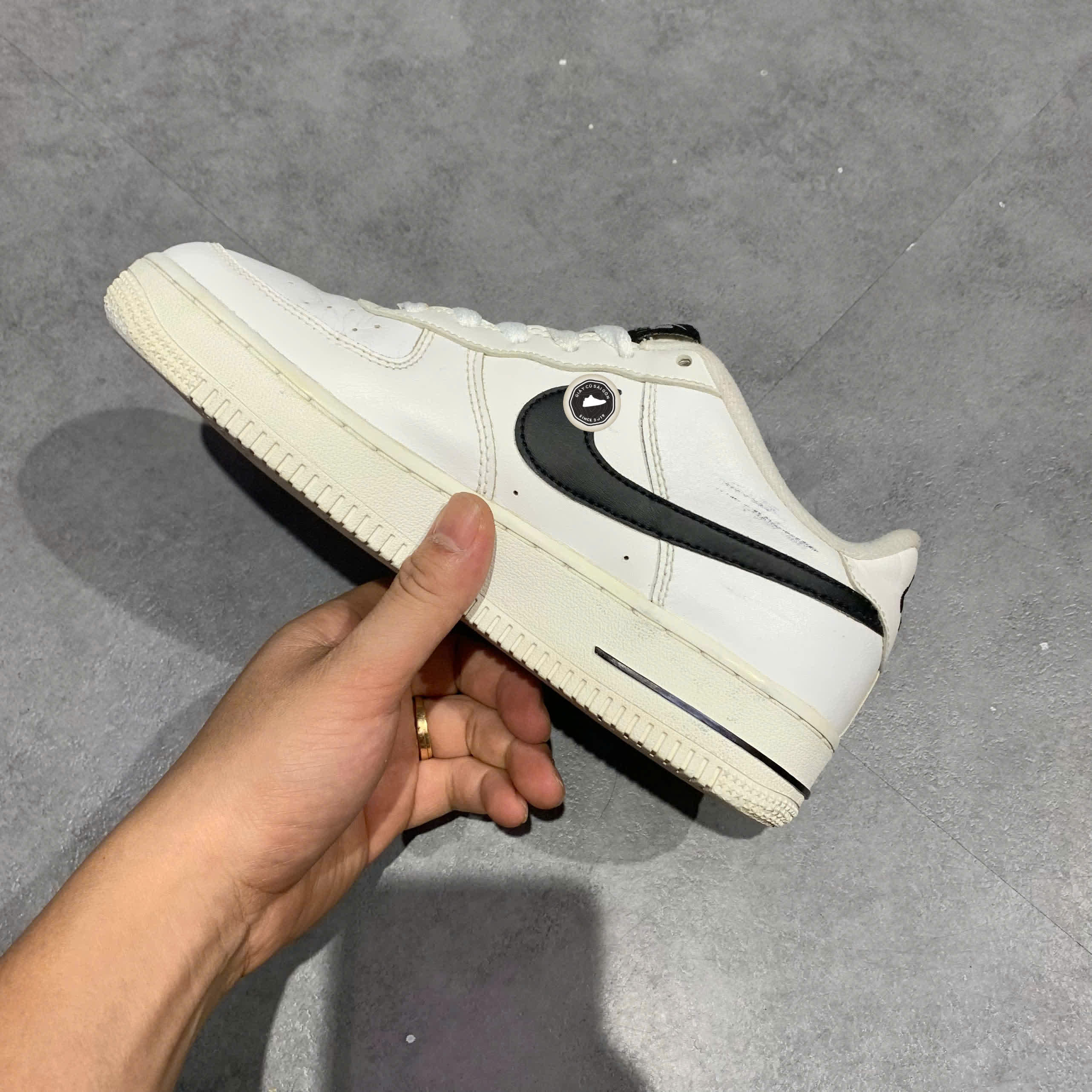 NIKE AIR FORCE 1 LOW AN20 WHITE BLACK (GS) CT7724-100 SIZE 37.5 GIÀY 2HAND CHÍNH HÃNG PVN20803