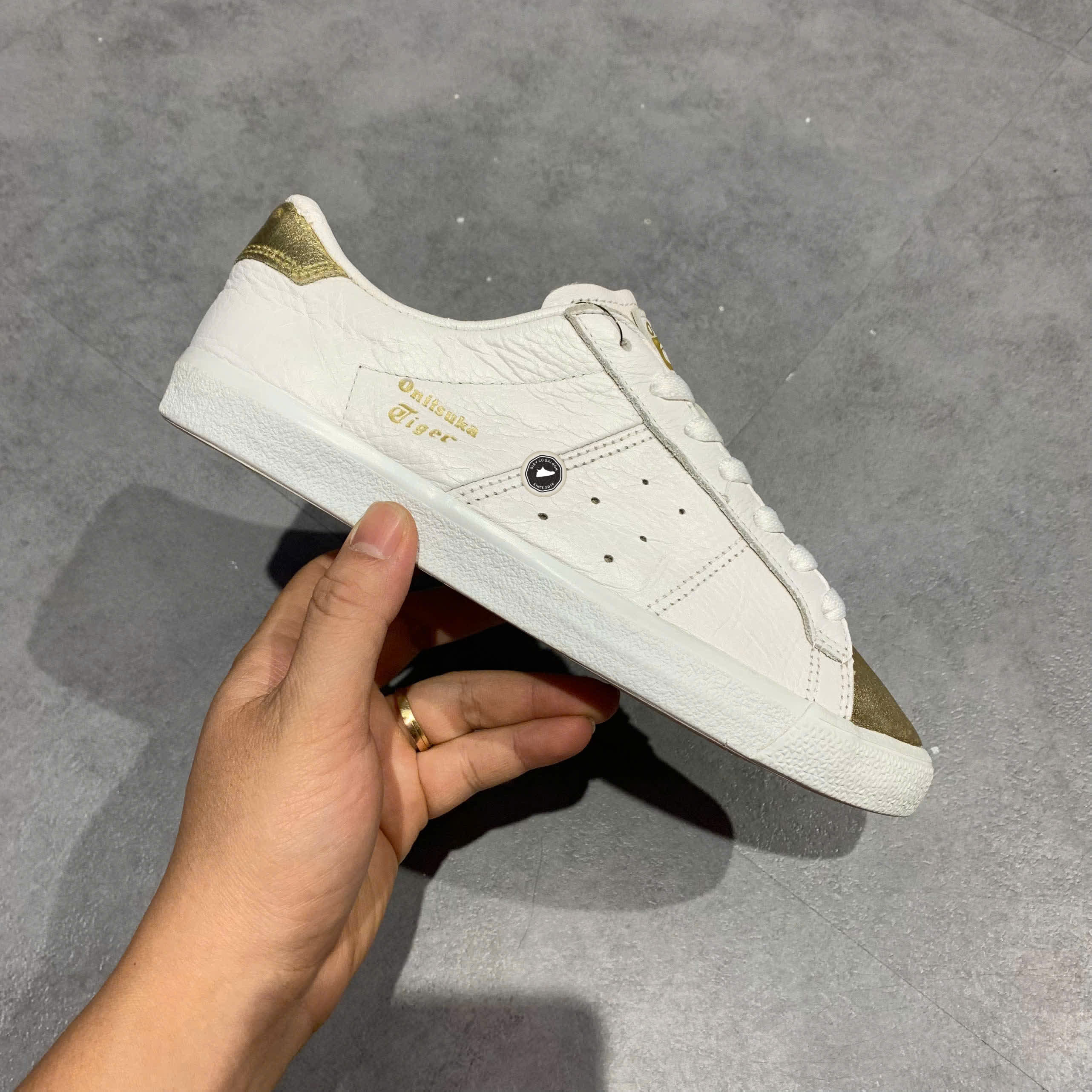 ONITSUKA TIGER LAWNSHIP SNEAKERS 'WHITE GOLD' D518K-0194 SIZE 37 GIÀY 2HAND CHÍNH HÃNG PVN20962