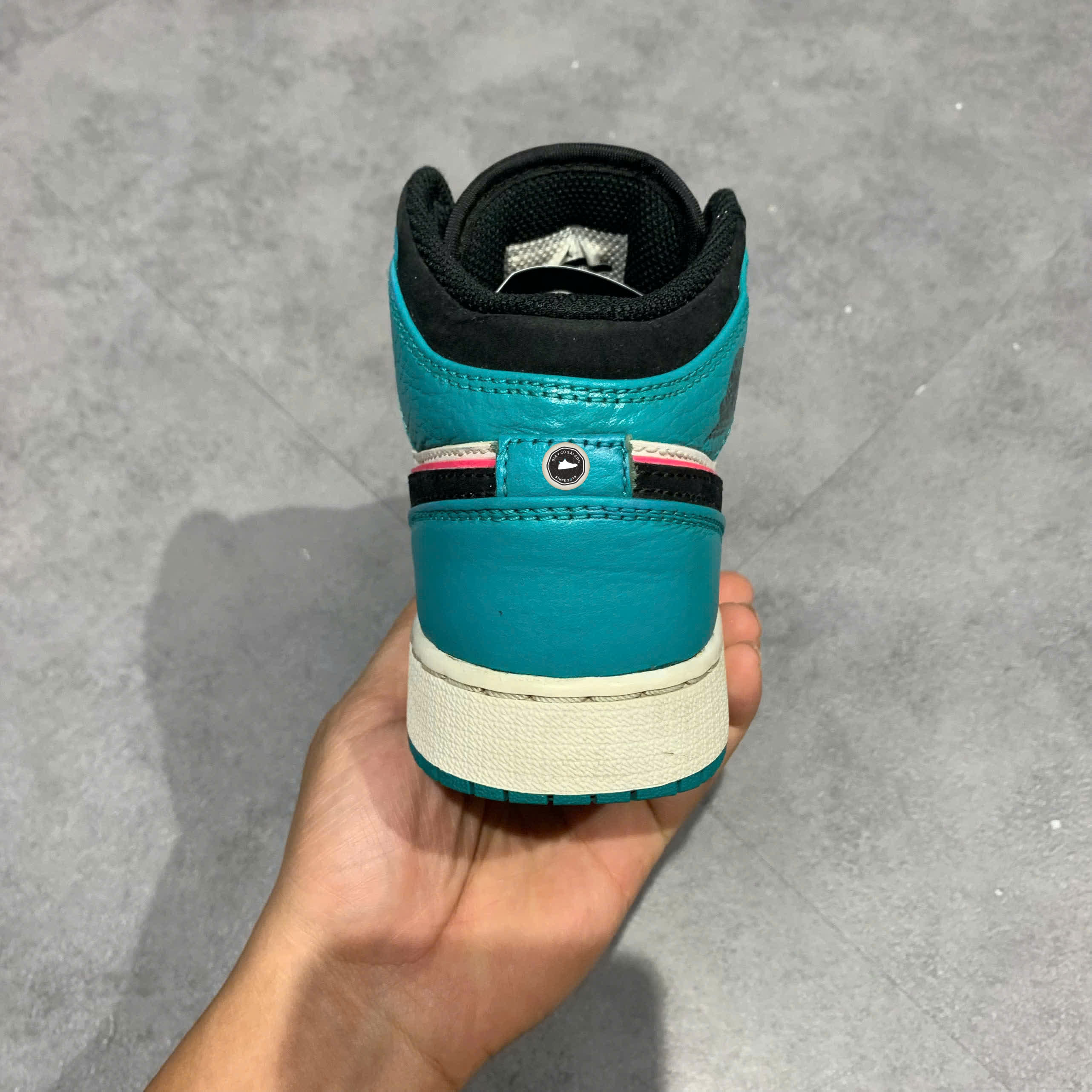 AIR JORDAN 1 MID SE GS 'SOUTH BEACH' BQ6931-306 SIZE 36 GIÀY 2HAND CHÍNH HÃNG PVN20744