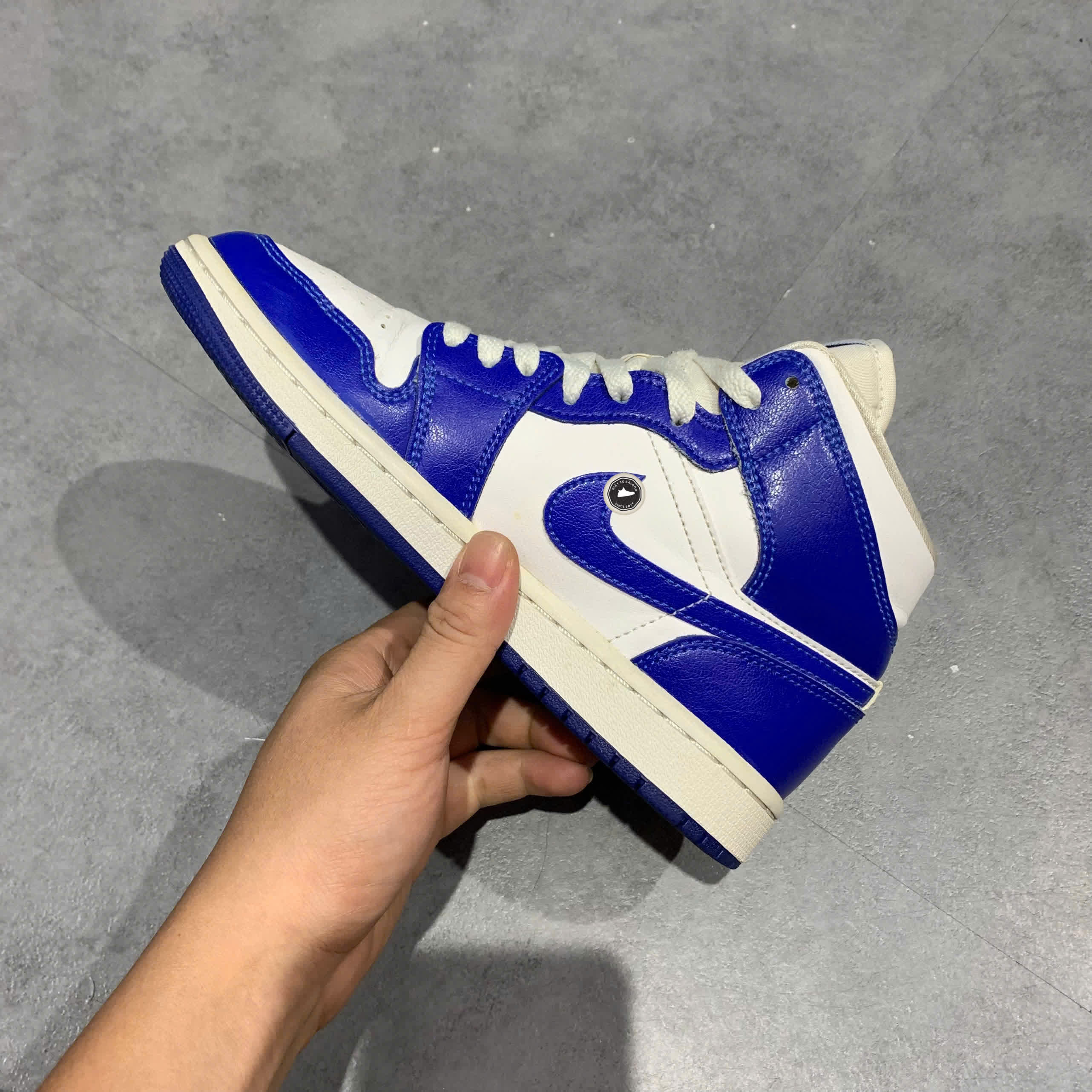 NIKE AIR JORDAN 1 MID 'KENTUCKY BLUE' BQ6472 104 SIZE 36.5 GIÀY 2HAND CHÍNH HÃNG PVN20743