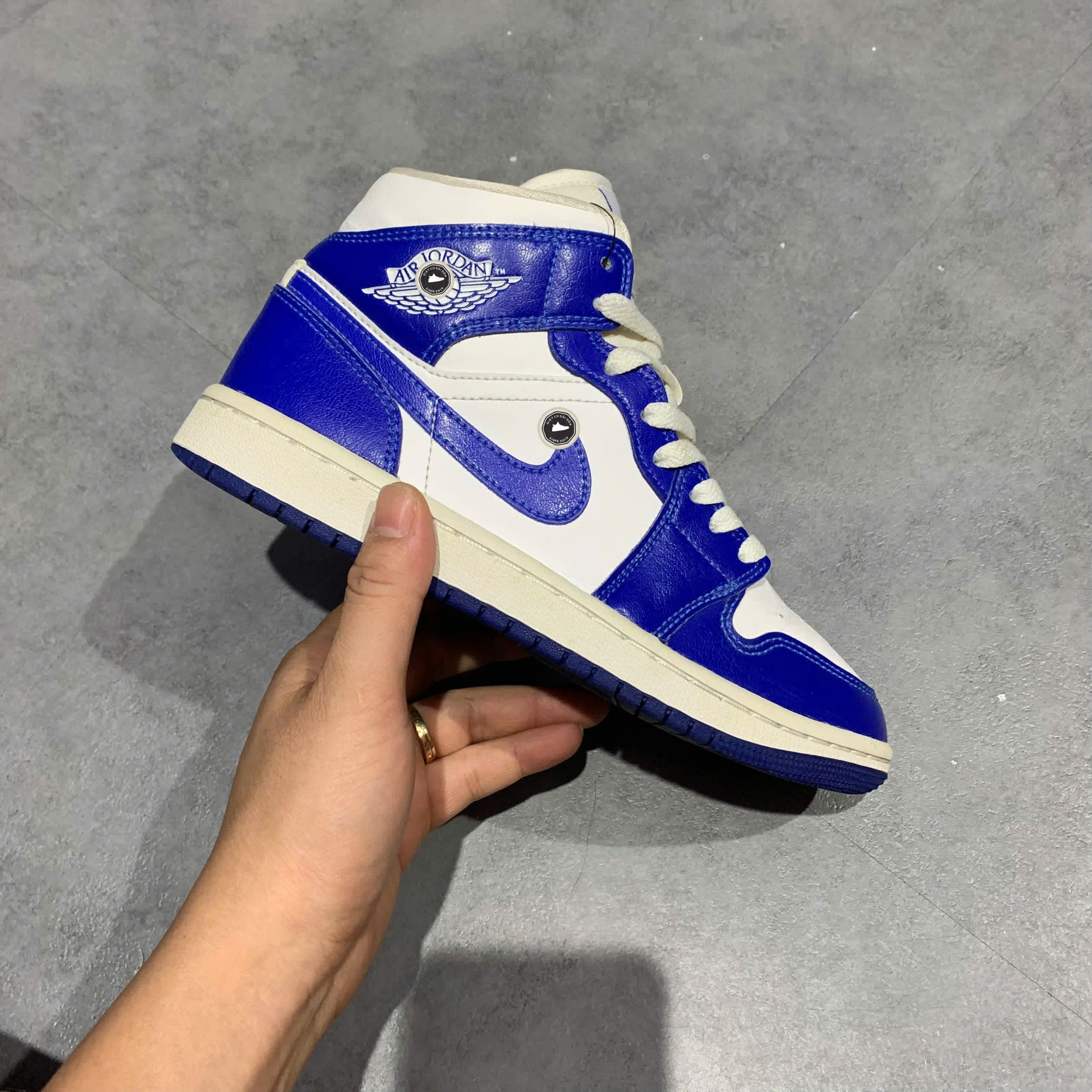 NIKE AIR JORDAN 1 MID 'KENTUCKY BLUE' BQ6472 104 SIZE 36.5 GIÀY 2HAND CHÍNH HÃNG PVN20743
