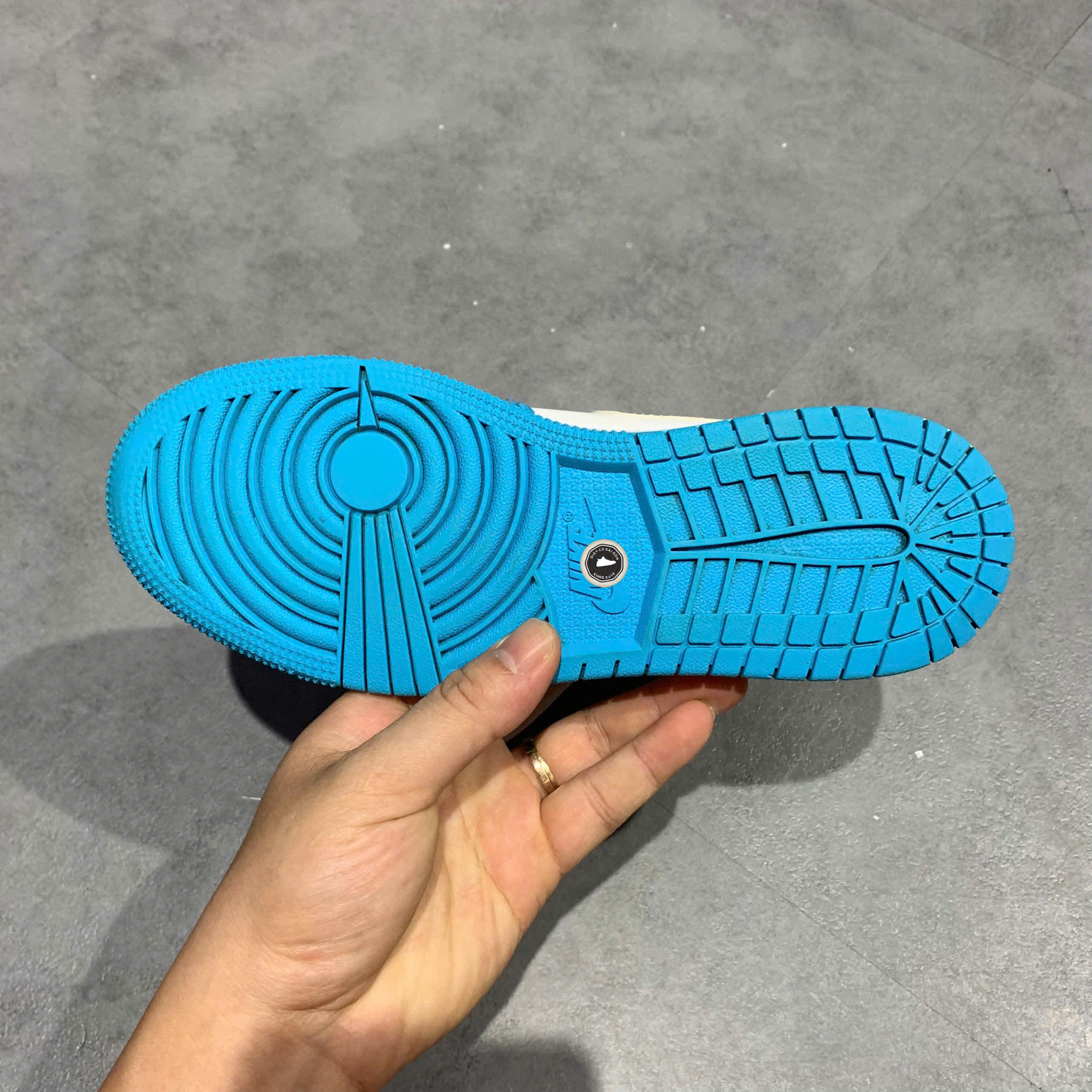 AIR JORDAN 1 MID SE GS 'SPRITE' DA8010-400 SIZE 36 GIÀY 2HAND CHÍNH HÃNG PVN20738