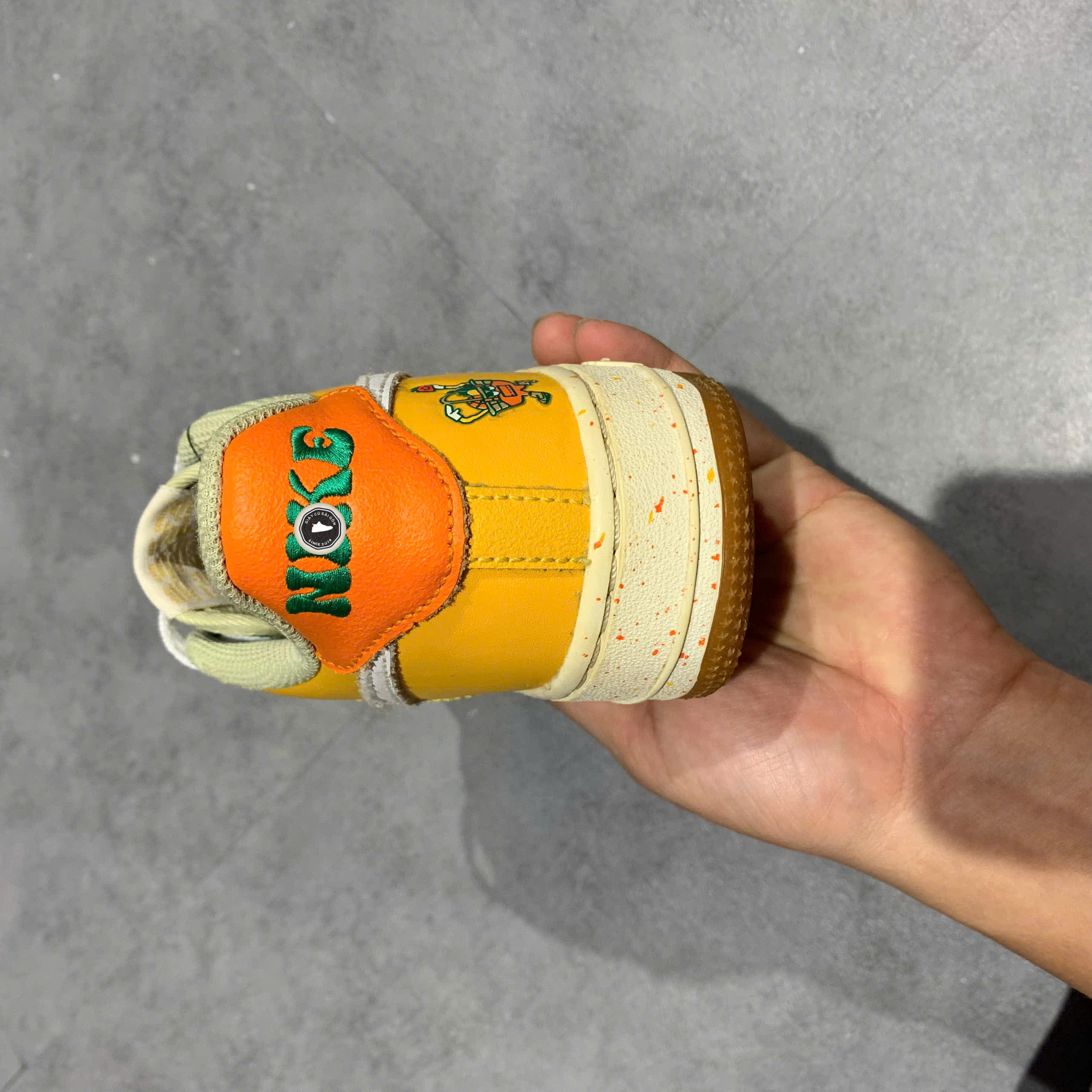 NIKE AIR FORCE 1 LV8 'FRUIT BASKET' DQ5085-111 SIZE 37.5 GIÀY 2HAND CHÍNH HÃNG PVN20794