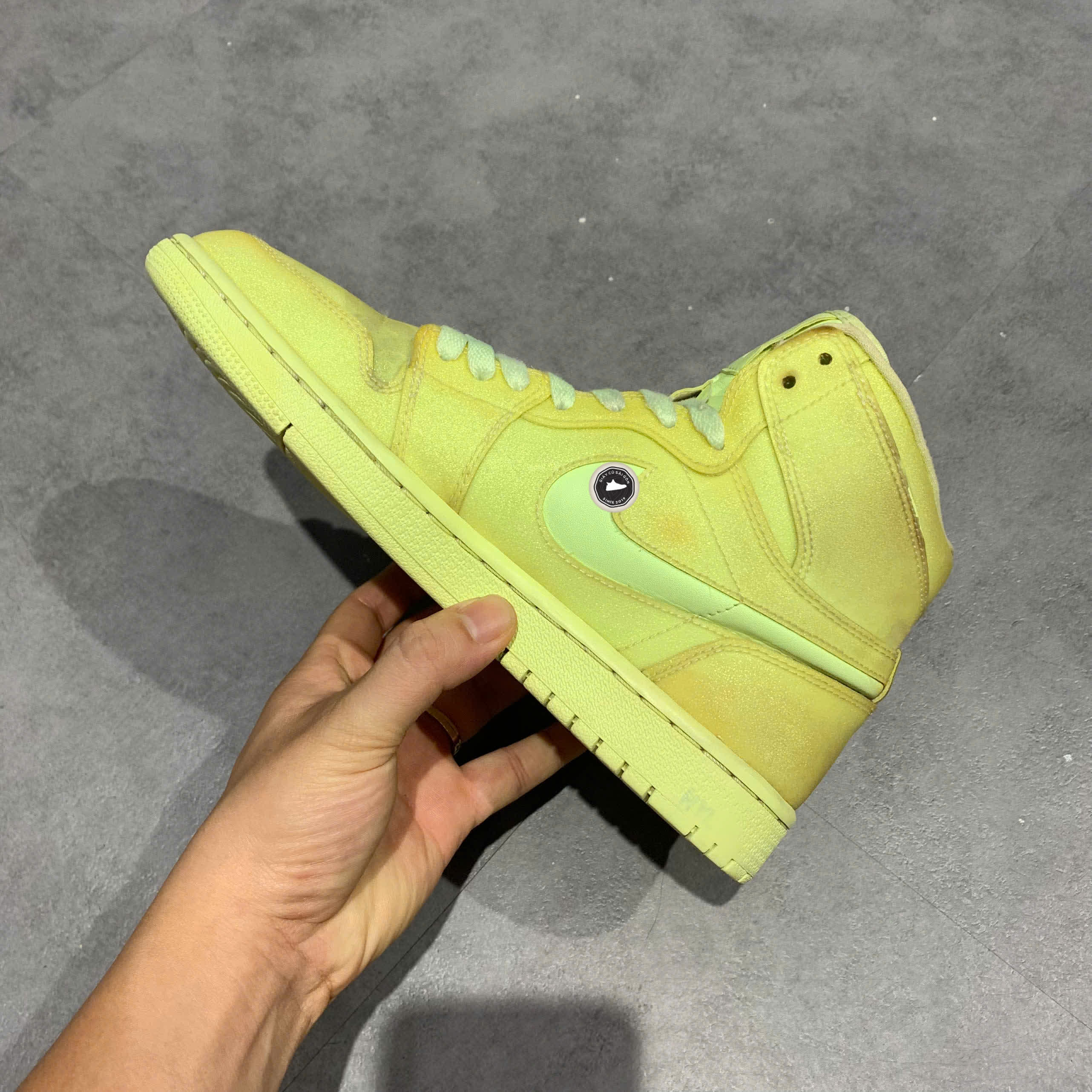 JORDAN 1 RETRO HIGH BARELY VOLT (WOMEN'S) AH7389 700 SIZE 39 GIÀY 2HAND CHÍNH HÃNG PVN20438
