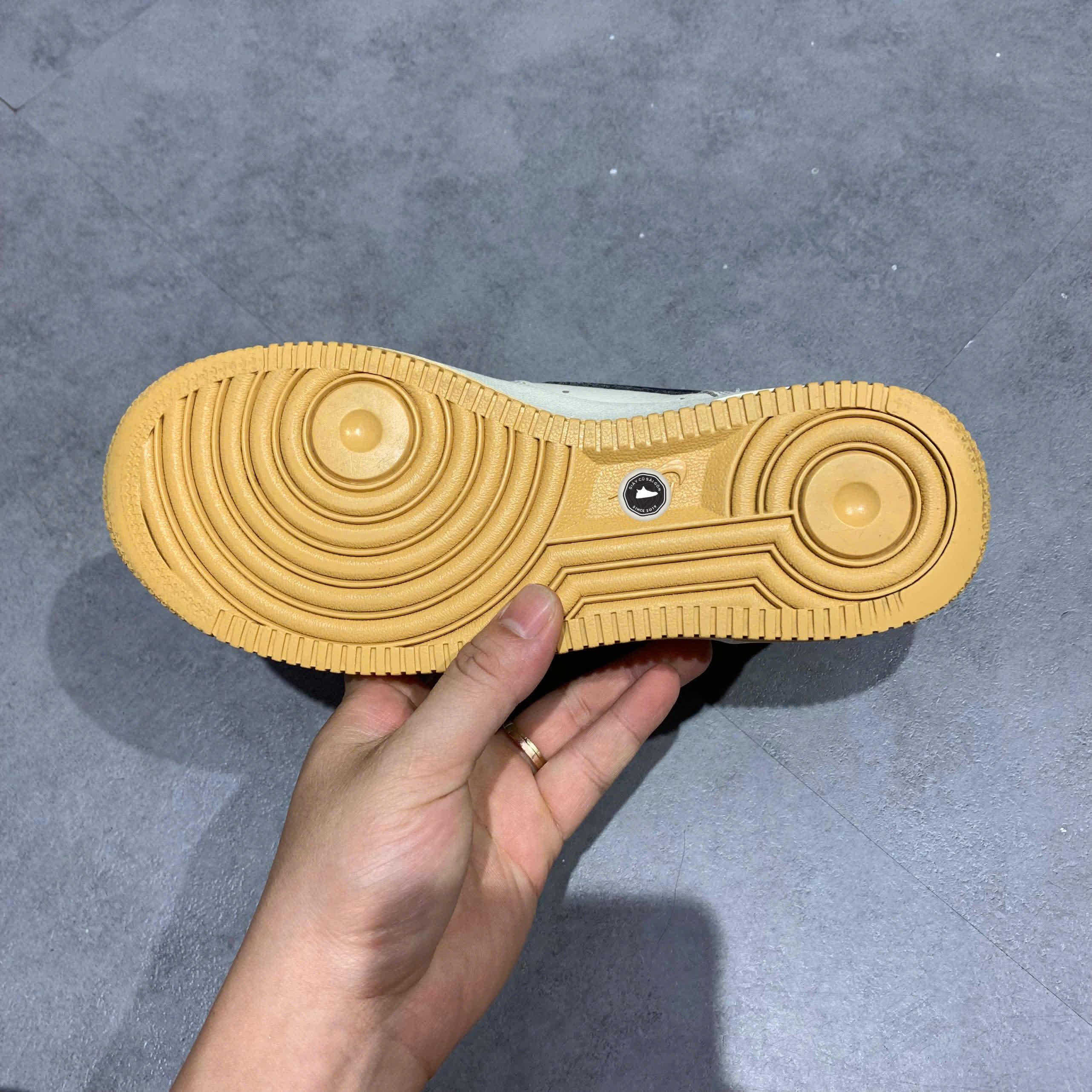 NIKE AIR FORCE 1 '07 LV8 'SAIL TAN BLACK' FD9063 101 SIZE 36.5 GIÀY 2HAND CHÍNH HÃNG PVN20800