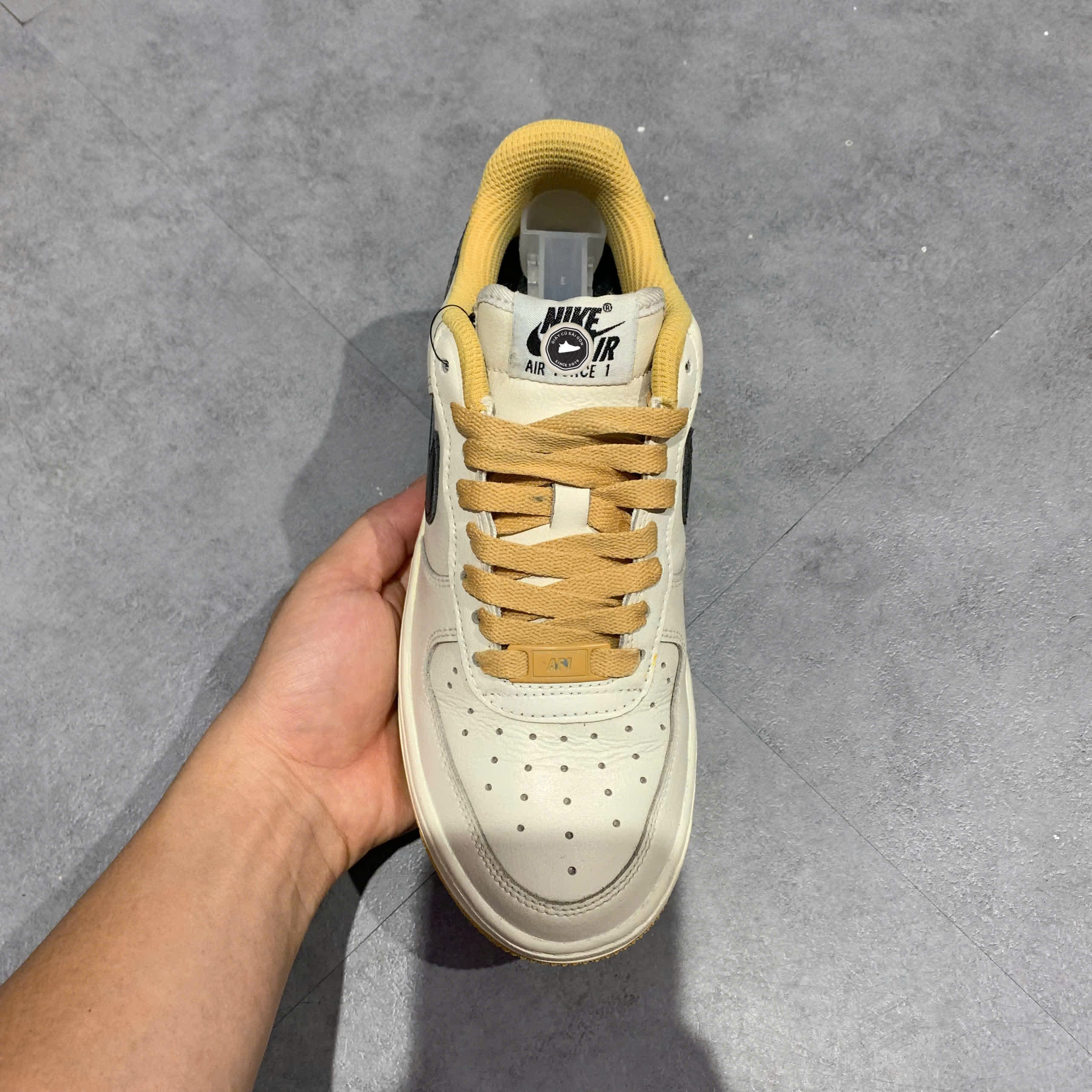 NIKE AIR FORCE 1 '07 LV8 'SAIL TAN BLACK' FD9063 101 SIZE 36.5 GIÀY 2HAND CHÍNH HÃNG PVN20800