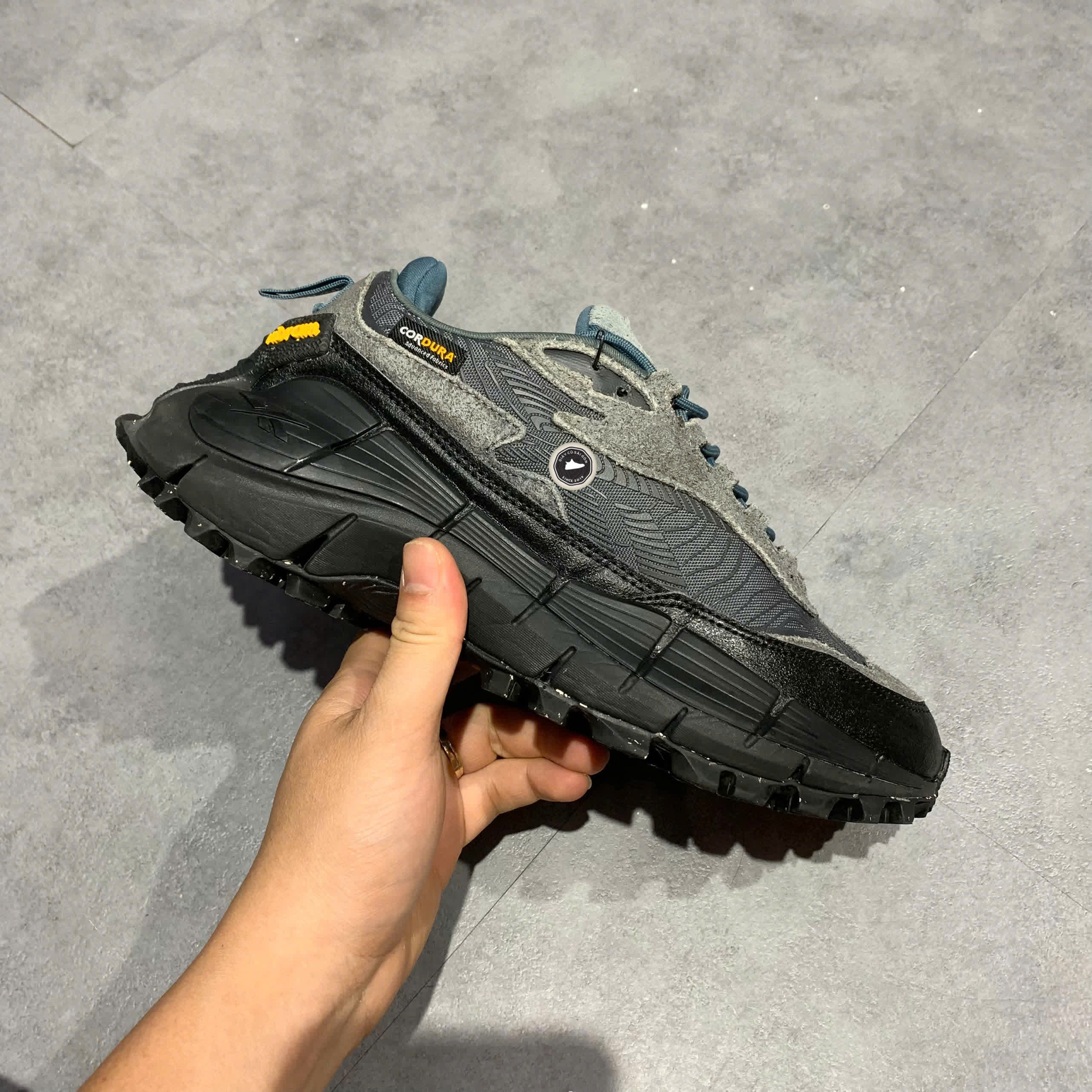 REEBOK ZIG KINETICA 2.5 EDGE 1000200003 100034214 SIZE 39 GIÀY 2HAND CHÍNH HÃNG PVN20499