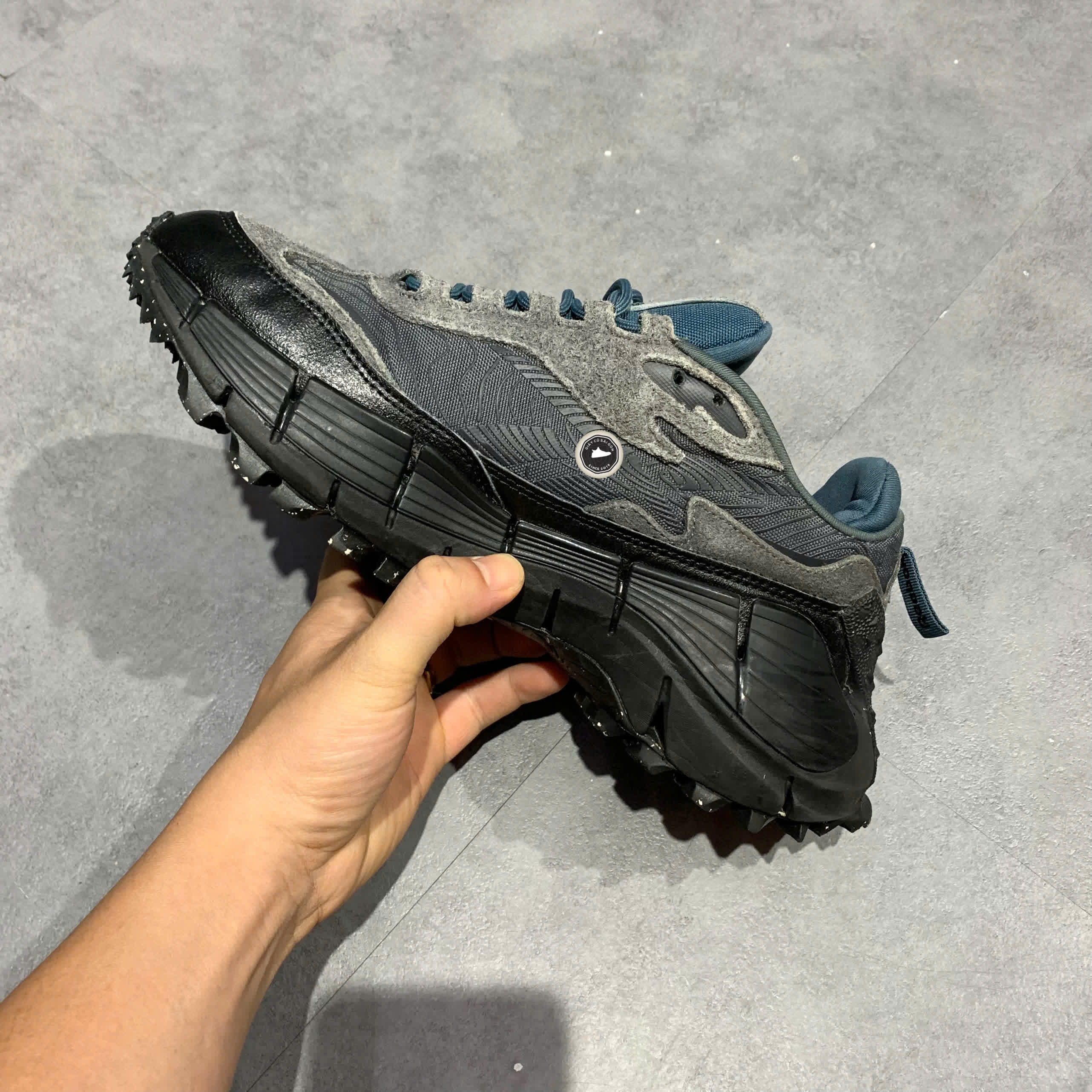 REEBOK ZIG KINETICA 2.5 EDGE 1000200003 100034214 SIZE 39 GIÀY 2HAND CHÍNH HÃNG PVN20499
