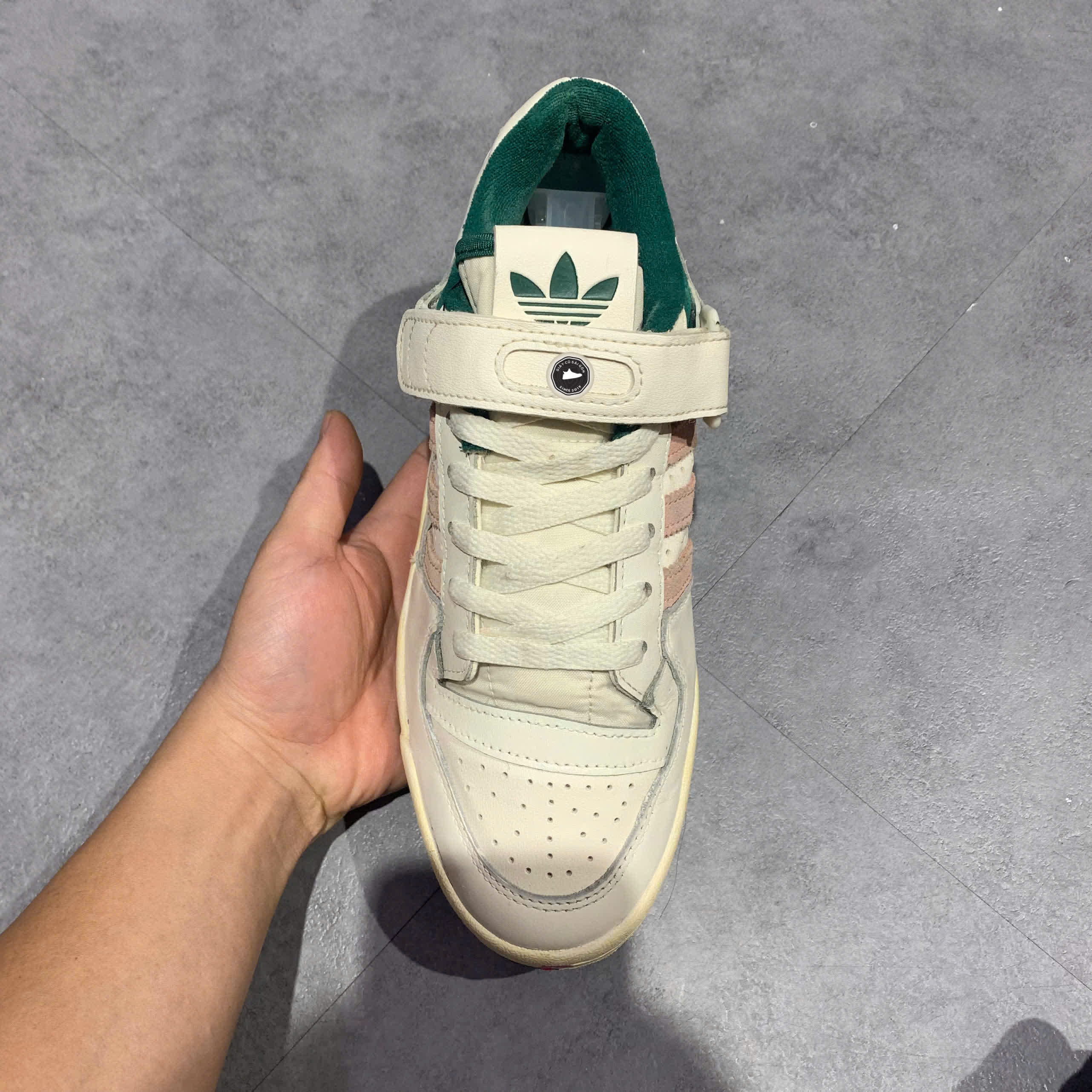 ADIDAS FORUM 84 LOW OFF WHITE COLLEGIATE GREEN GLOW PINK H01671