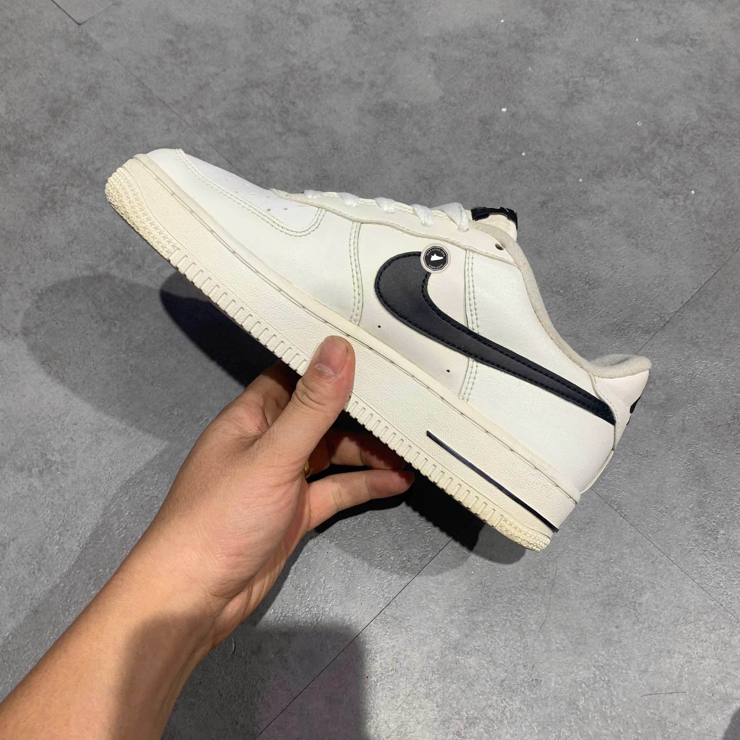 NIKE AIR FORCE 1 LOW AN20 WHITE BLACK (GS) CT7724 100 SIZE 37.5 GIÀY 2HAND CHÍNH HÃNG PVN20689