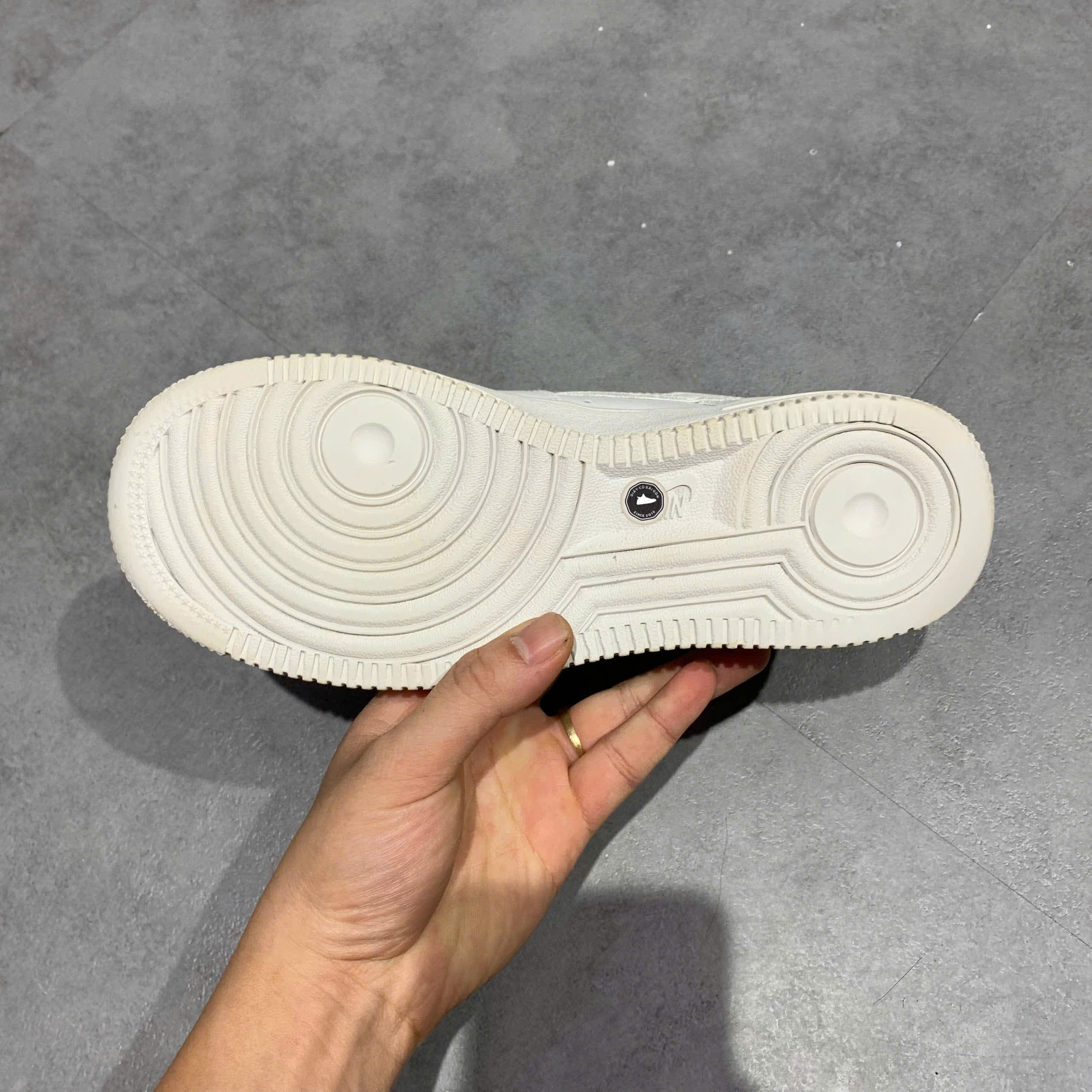 NIKE AIR FORCE 1 '07 LOW WHITE DD8959 100 SIZE 37.5 GIÀY 2HAND CHÍNH HÃNG PVN20695