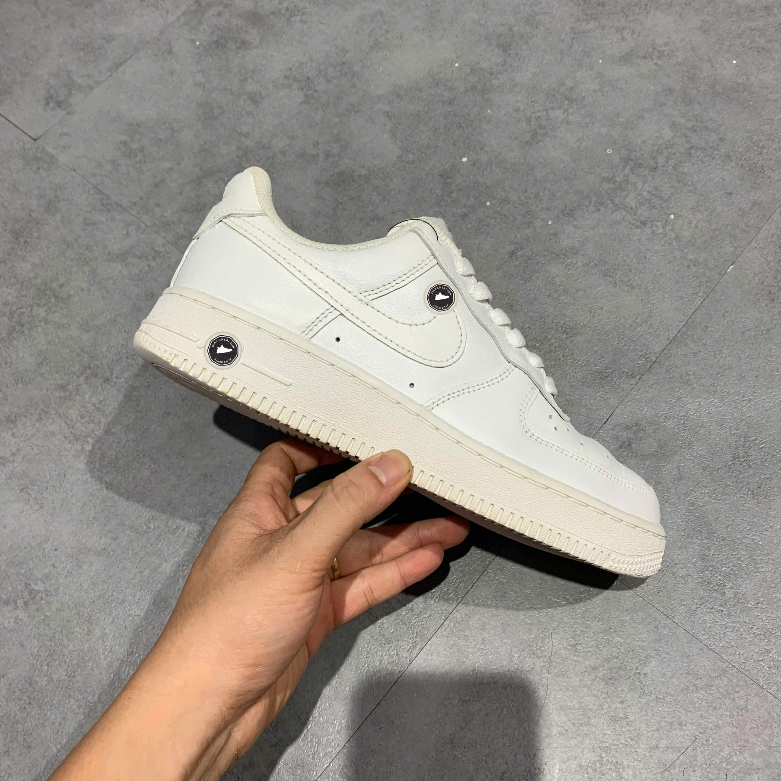 NIKE AIR FORCE 1 '07 LOW WHITE DD8959 100 SIZE 37.5 GIÀY 2HAND CHÍNH HÃNG PVN20695