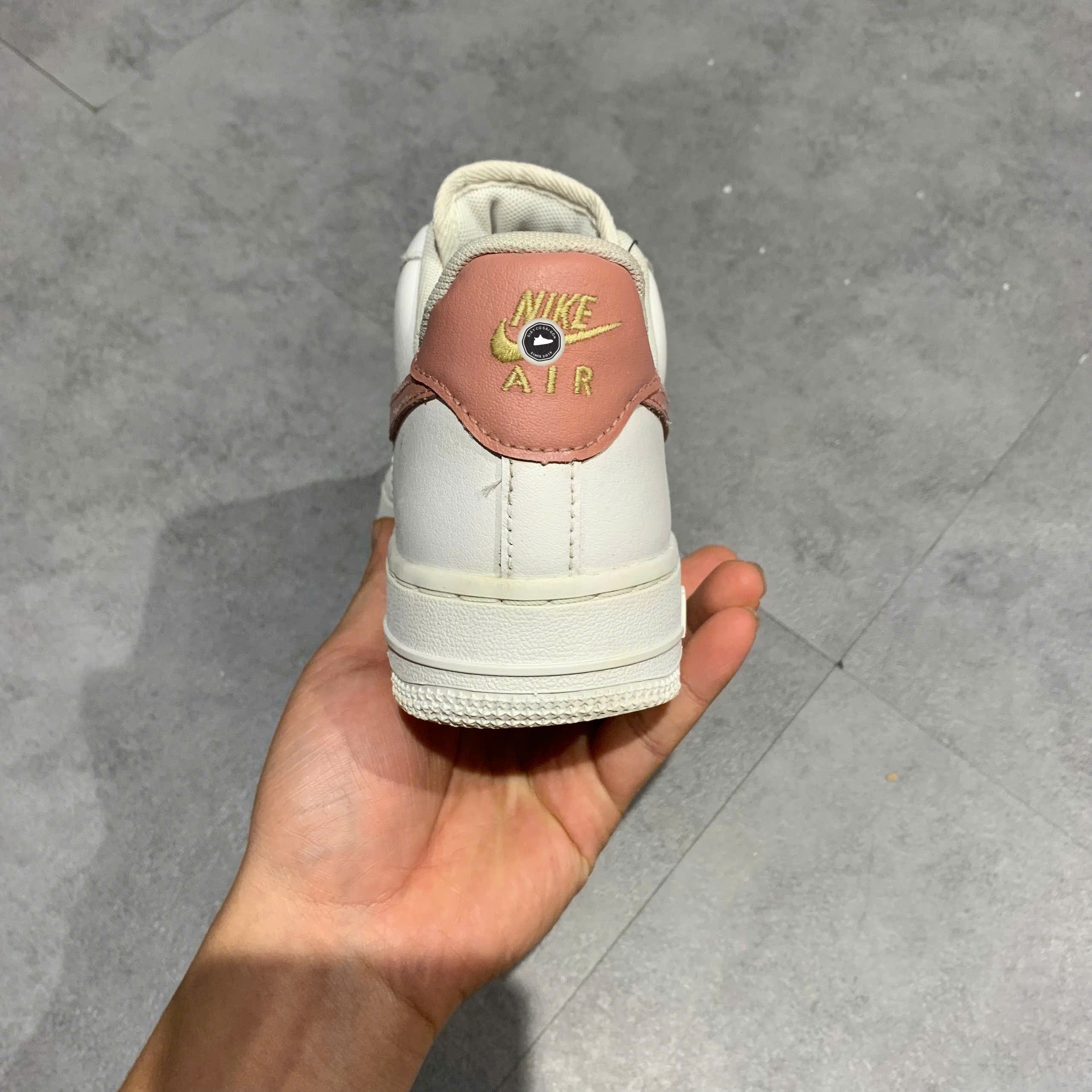 GIÀY NIKE AIR FORCE 1 LOW '07 ESSENTIAL 'WHITE RUST PINK' CZ0270 103 SIZE 37.5 GIÀY 2HAND CHÍNH HÃNG PVN20692